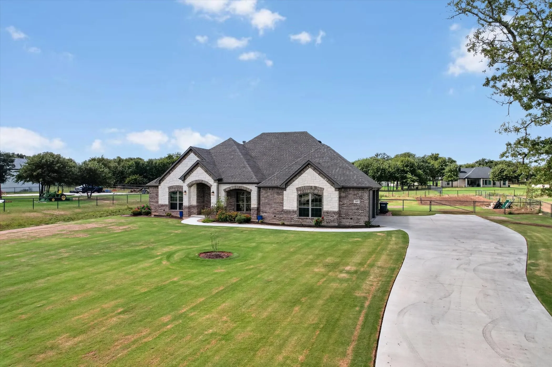 Single Family Residence For Sale in Parker County , 2025 Forest Bluff Trail, Azle, Texas 76020, 4 Bedroom, 2 Bathroom, 3 Garage spaces, 2,088 Sqft, built in 2021, mls#21412794, Real Estate Agent in Azle, Homes For Sale in Parker county, Homes For Sale in Azle, Realtor in Azle Texas, Real Estate Brokerage Independent Realty Texas, Luminita Cordes Realtor