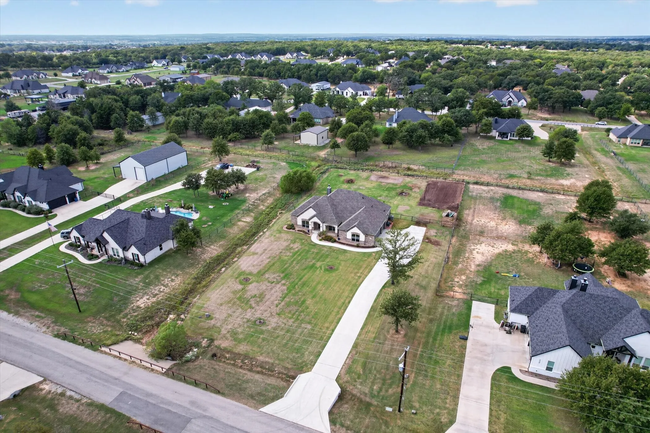 Single Family Residence For Sale in Parker County , 2025 Forest Bluff Trail, Azle, Texas 76020, 4 Bedroom, 2 Bathroom, 3 Garage spaces, 2,088 Sqft, built in 2021, mls#21412794, Real Estate Agent in Azle, Homes For Sale in Parker county, Homes For Sale in Azle, Realtor in Azle Texas, Real Estate Brokerage Independent Realty Texas, Luminita Cordes Realtor