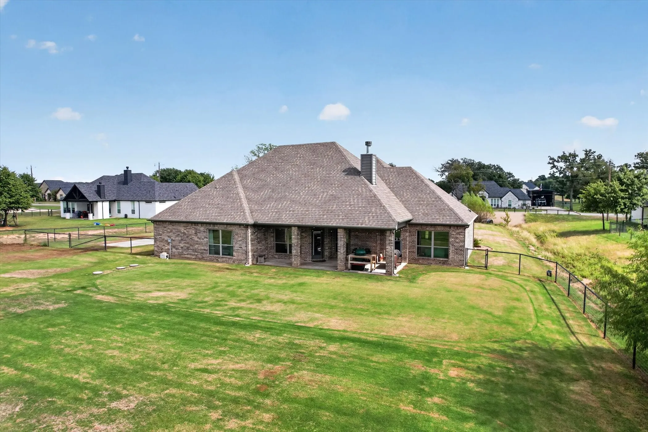 Single Family Residence For Sale in Parker County , 2025 Forest Bluff Trail, Azle, Texas 76020, 4 Bedroom, 2 Bathroom, 3 Garage spaces, 2,088 Sqft, built in 2021, mls#21412794, Real Estate Agent in Azle, Homes For Sale in Parker county, Homes For Sale in Azle, Realtor in Azle Texas, Real Estate Brokerage Independent Realty Texas, Luminita Cordes Realtor