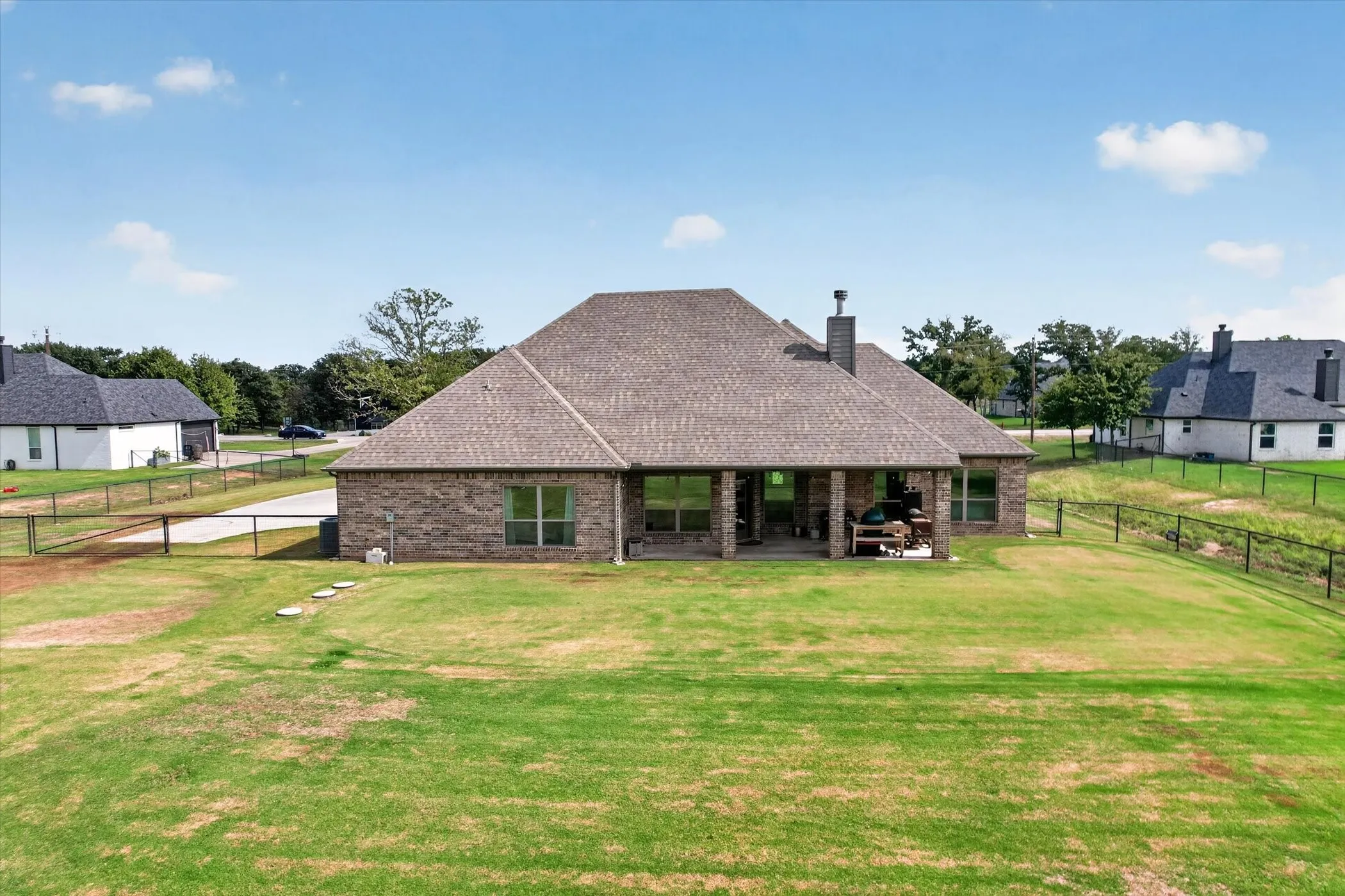 Single Family Residence For Sale in Parker County , 2025 Forest Bluff Trail, Azle, Texas 76020, 4 Bedroom, 2 Bathroom, 3 Garage spaces, 2,088 Sqft, built in 2021, mls#21412794, Real Estate Agent in Azle, Homes For Sale in Parker county, Homes For Sale in Azle, Realtor in Azle Texas, Real Estate Brokerage Independent Realty Texas, Luminita Cordes Realtor