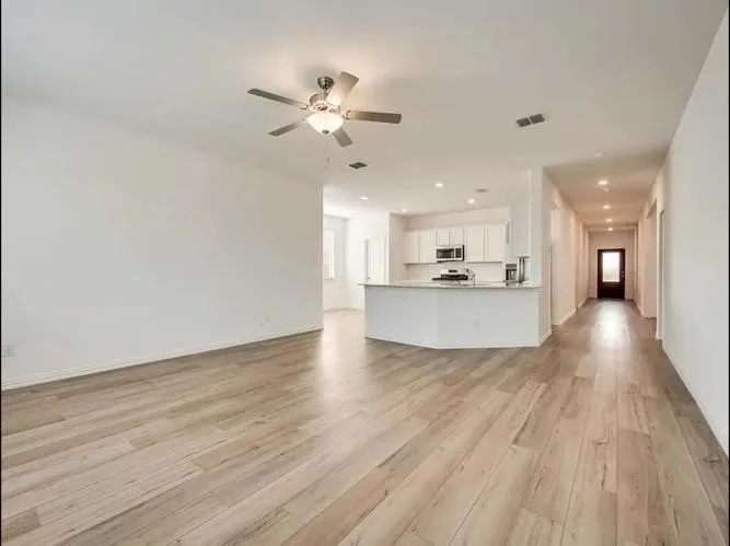 Single Family Residence For Rent in Denton County , 3101 Paruament Drive, Denton, Texas 76207, 4 Bedroom, 2 Bathroom, 2 Garage spaces, 1,998 Sqft, built in 2022, mls#21412868, Real Estate Agent in Denton, Homes For Rent in Denton county, Homes For Rent in Denton, Realtor in Denton Texas, Real Estate Brokerage Independent Realty Texas, Luminita Cordes Realtor