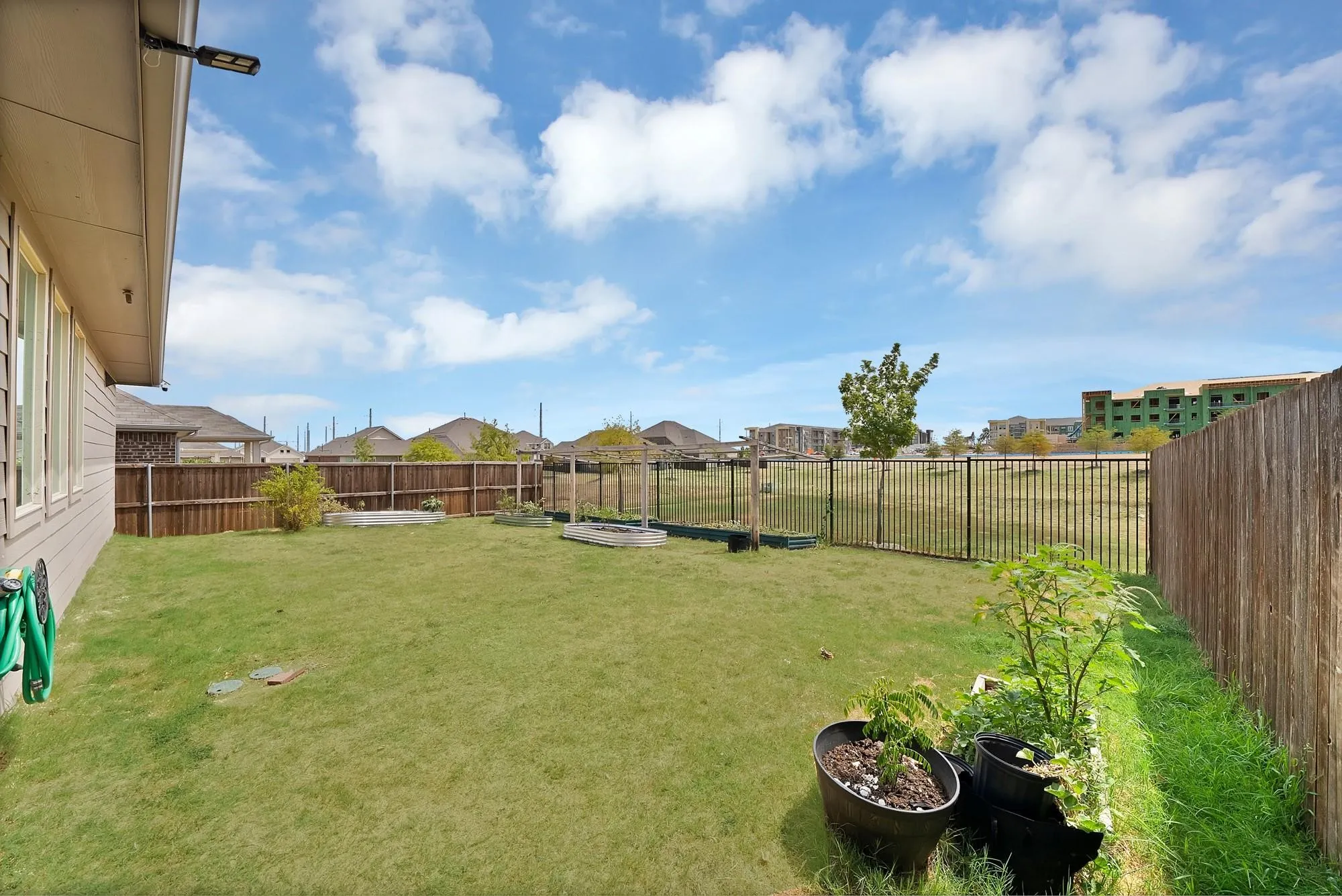 Single Family Residence For Rent in Denton County , 3101 Paruament Drive, Denton, Texas 76207, 4 Bedroom, 2 Bathroom, 2 Garage spaces, 1,998 Sqft, built in 2022, mls#21412868, Real Estate Agent in Denton, Homes For Rent in Denton county, Homes For Rent in Denton, Realtor in Denton Texas, Real Estate Brokerage Independent Realty Texas, Luminita Cordes Realtor