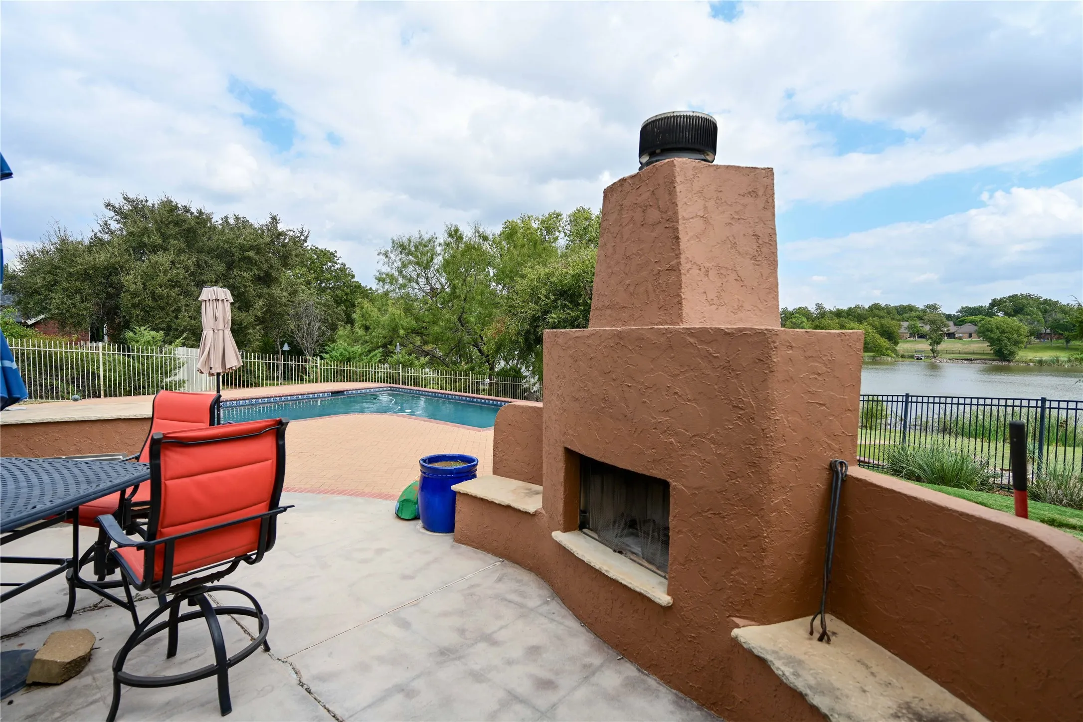 Single Family Residence For Sale in Taylor County , 1010 ES 27th, Abilene, Texas 79602, 3 Bedroom, 3 Bathroom, 2 Garage spaces, 3,376 Sqft, built in 1965, mls#21412401, Real Estate Agent in Abilene, Homes For Sale in Taylor county, Homes For Sale in Abilene, Realtor in Abilene Texas, Real Estate Brokerage Independent Realty Texas, Luminita Cordes Realtor
