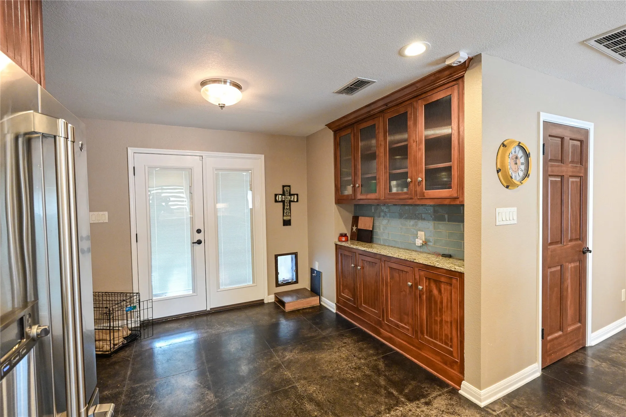 Single Family Residence For Sale in Taylor County , 1010 ES 27th, Abilene, Texas 79602, 3 Bedroom, 3 Bathroom, 2 Garage spaces, 3,376 Sqft, built in 1965, mls#21412401, Real Estate Agent in Abilene, Homes For Sale in Taylor county, Homes For Sale in Abilene, Realtor in Abilene Texas, Real Estate Brokerage Independent Realty Texas, Luminita Cordes Realtor