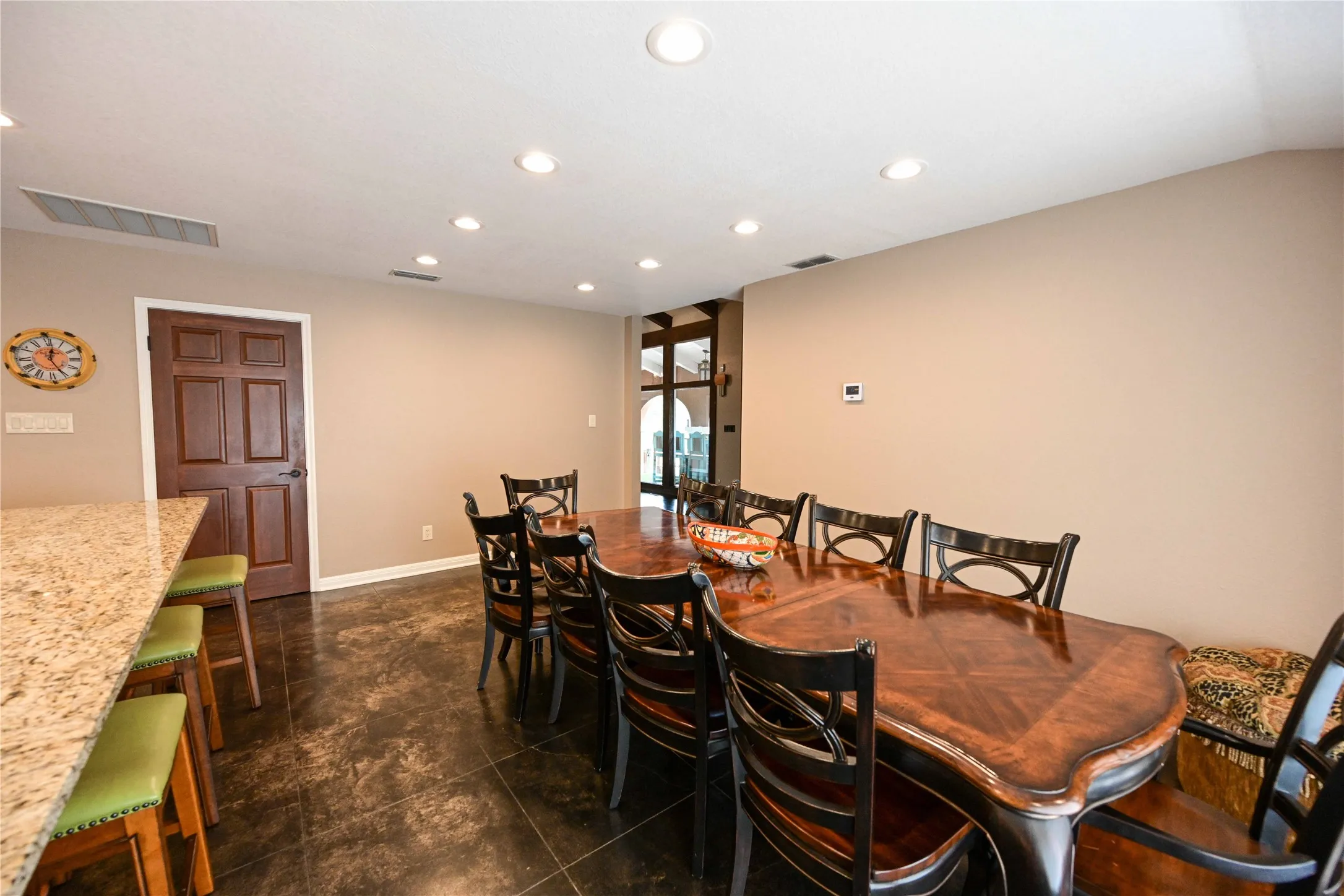 Single Family Residence For Sale in Taylor County , 1010 ES 27th, Abilene, Texas 79602, 3 Bedroom, 3 Bathroom, 2 Garage spaces, 3,376 Sqft, built in 1965, mls#21412401, Real Estate Agent in Abilene, Homes For Sale in Taylor county, Homes For Sale in Abilene, Realtor in Abilene Texas, Real Estate Brokerage Independent Realty Texas, Luminita Cordes Realtor