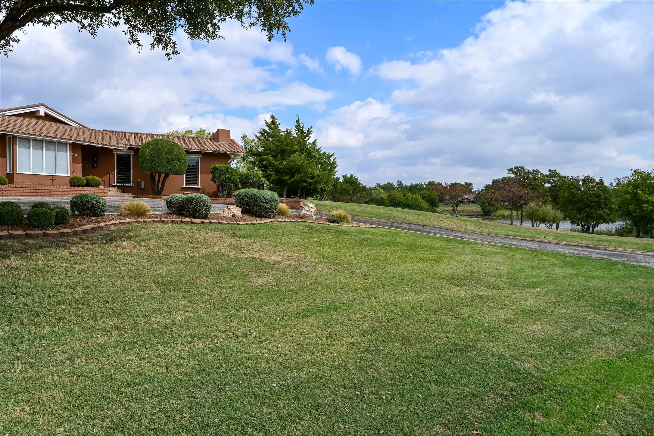 Single Family Residence For Sale in Taylor County , 1010 ES 27th, Abilene, Texas 79602, 3 Bedroom, 3 Bathroom, 2 Garage spaces, 3,376 Sqft, built in 1965, mls#21412401, Real Estate Agent in Abilene, Homes For Sale in Taylor county, Homes For Sale in Abilene, Realtor in Abilene Texas, Real Estate Brokerage Independent Realty Texas, Luminita Cordes Realtor