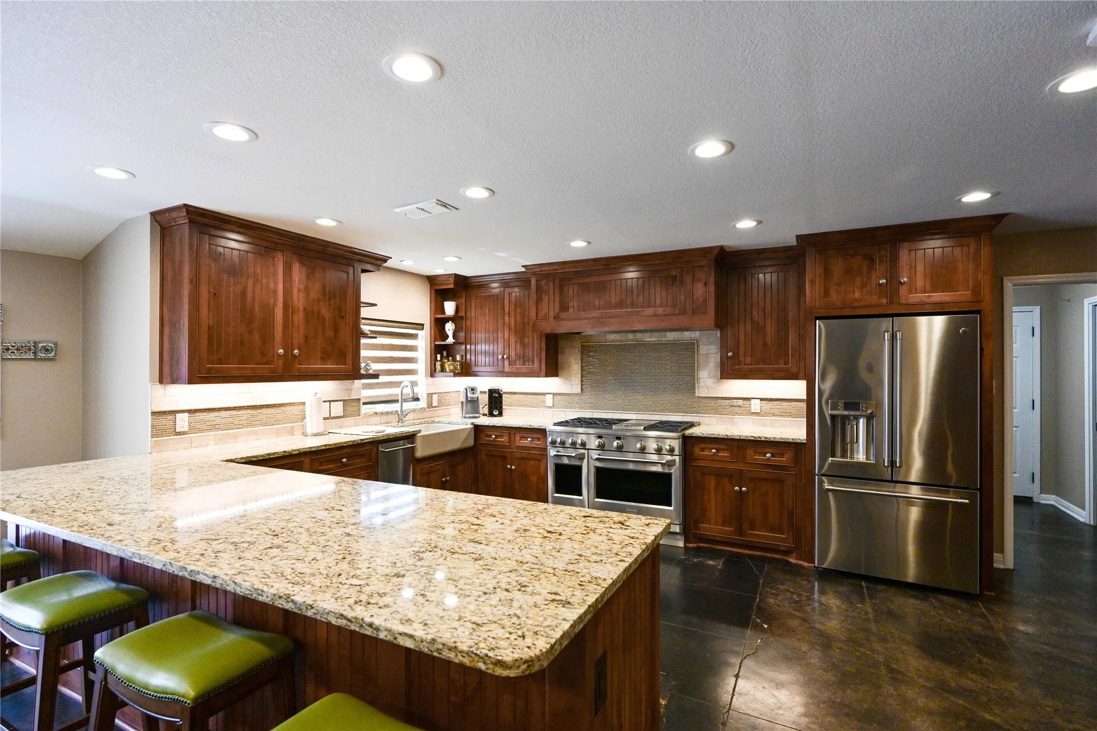 Single Family Residence For Sale in Taylor County , 1010 ES 27th, Abilene, Texas 79602, 3 Bedroom, 3 Bathroom, 2 Garage spaces, 3,376 Sqft, built in 1965, mls#21412401, Real Estate Agent in Abilene, Homes For Sale in Taylor county, Homes For Sale in Abilene, Realtor in Abilene Texas, Real Estate Brokerage Independent Realty Texas, Luminita Cordes Realtor