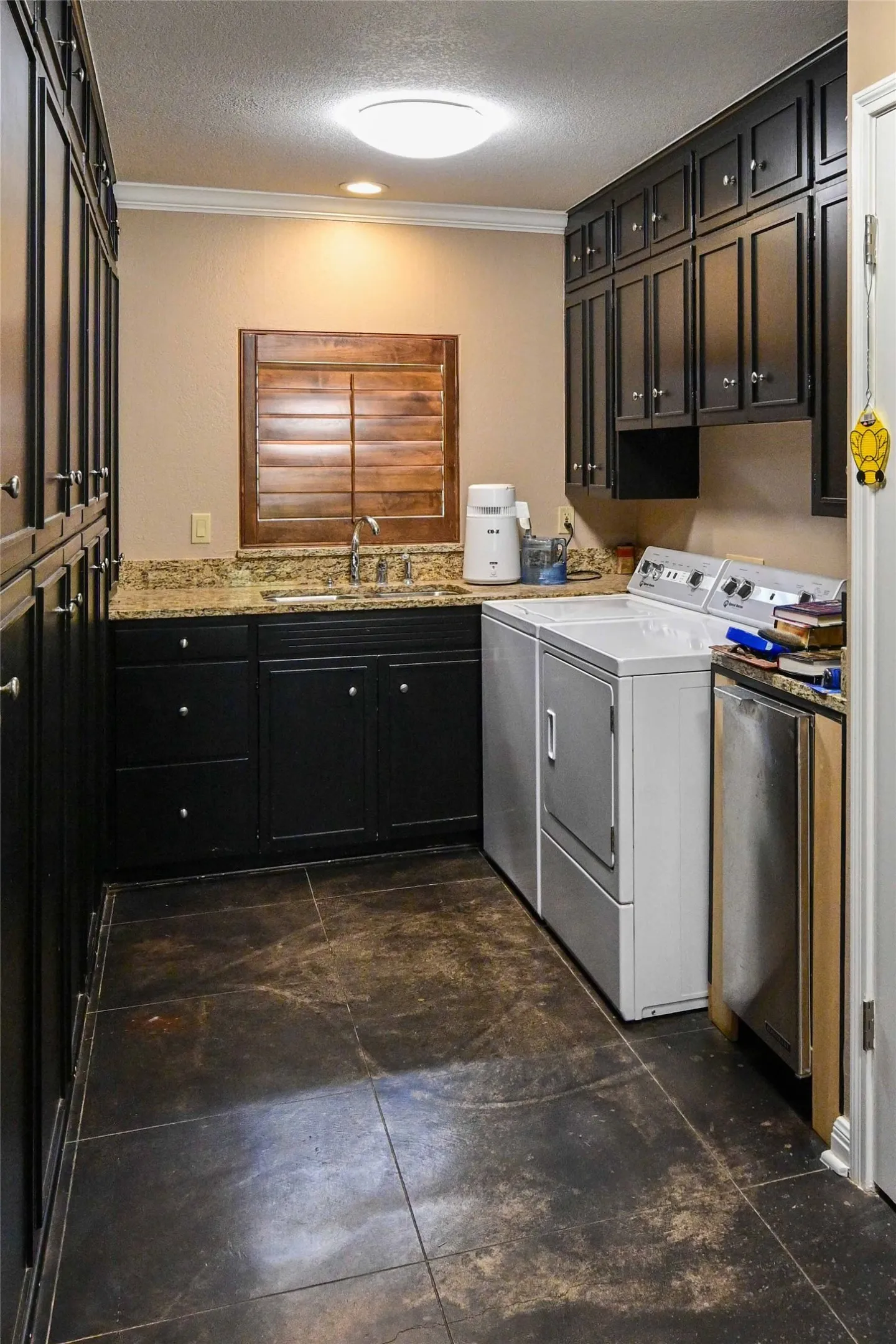 Single Family Residence For Sale in Taylor County , 1010 ES 27th, Abilene, Texas 79602, 3 Bedroom, 3 Bathroom, 2 Garage spaces, 3,376 Sqft, built in 1965, mls#21412401, Real Estate Agent in Abilene, Homes For Sale in Taylor county, Homes For Sale in Abilene, Realtor in Abilene Texas, Real Estate Brokerage Independent Realty Texas, Luminita Cordes Realtor