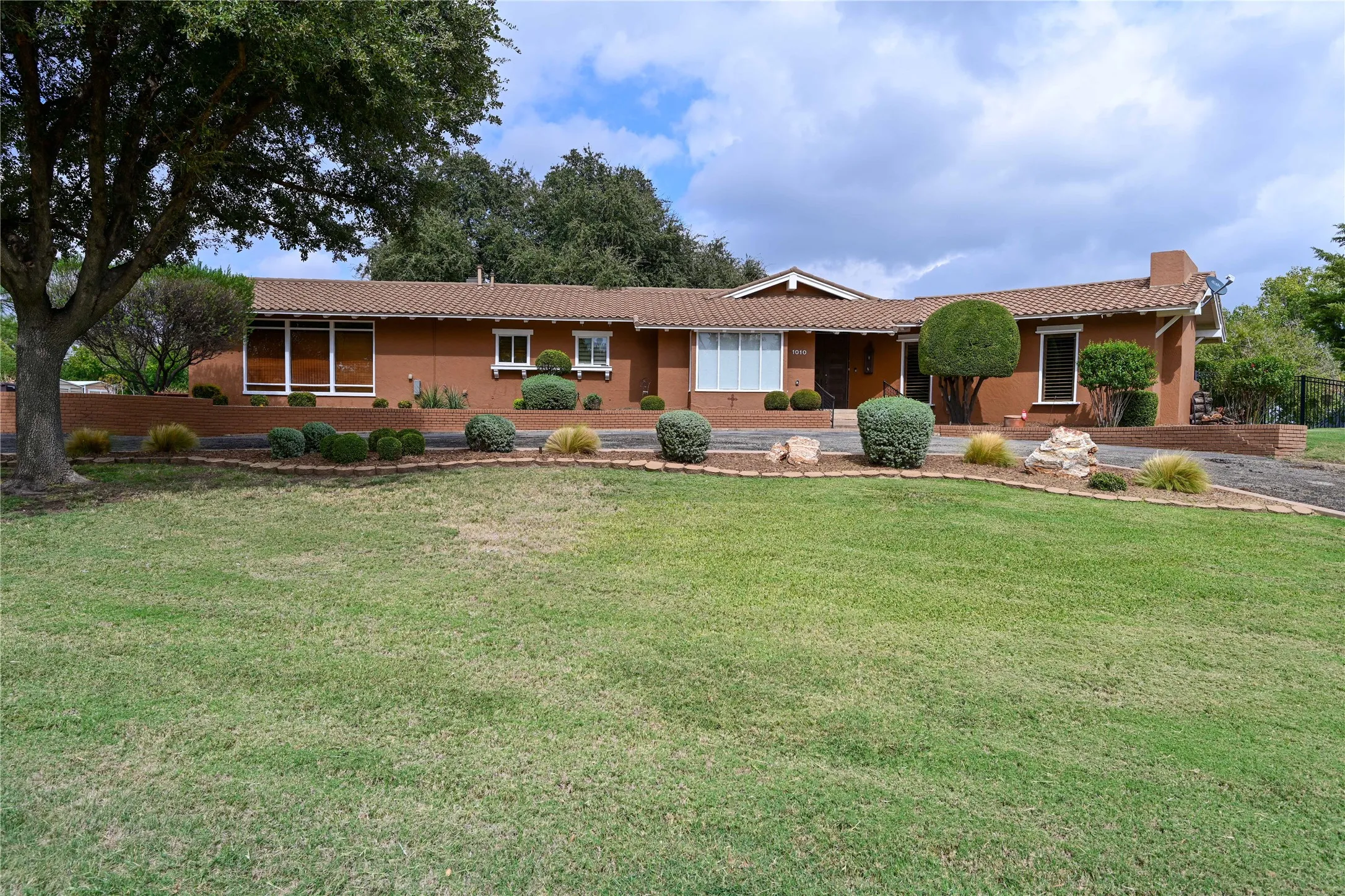 Single Family Residence For Sale