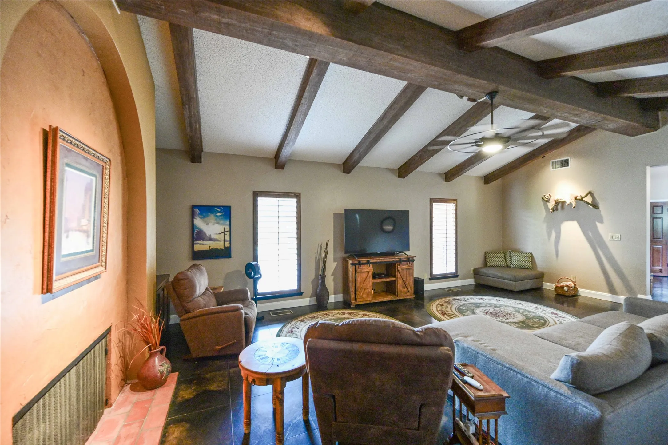 Single Family Residence For Sale in Taylor County , 1010 ES 27th, Abilene, Texas 79602, 3 Bedroom, 3 Bathroom, 2 Garage spaces, 3,376 Sqft, built in 1965, mls#21412401, Real Estate Agent in Abilene, Homes For Sale in Taylor county, Homes For Sale in Abilene, Realtor in Abilene Texas, Real Estate Brokerage Independent Realty Texas, Luminita Cordes Realtor