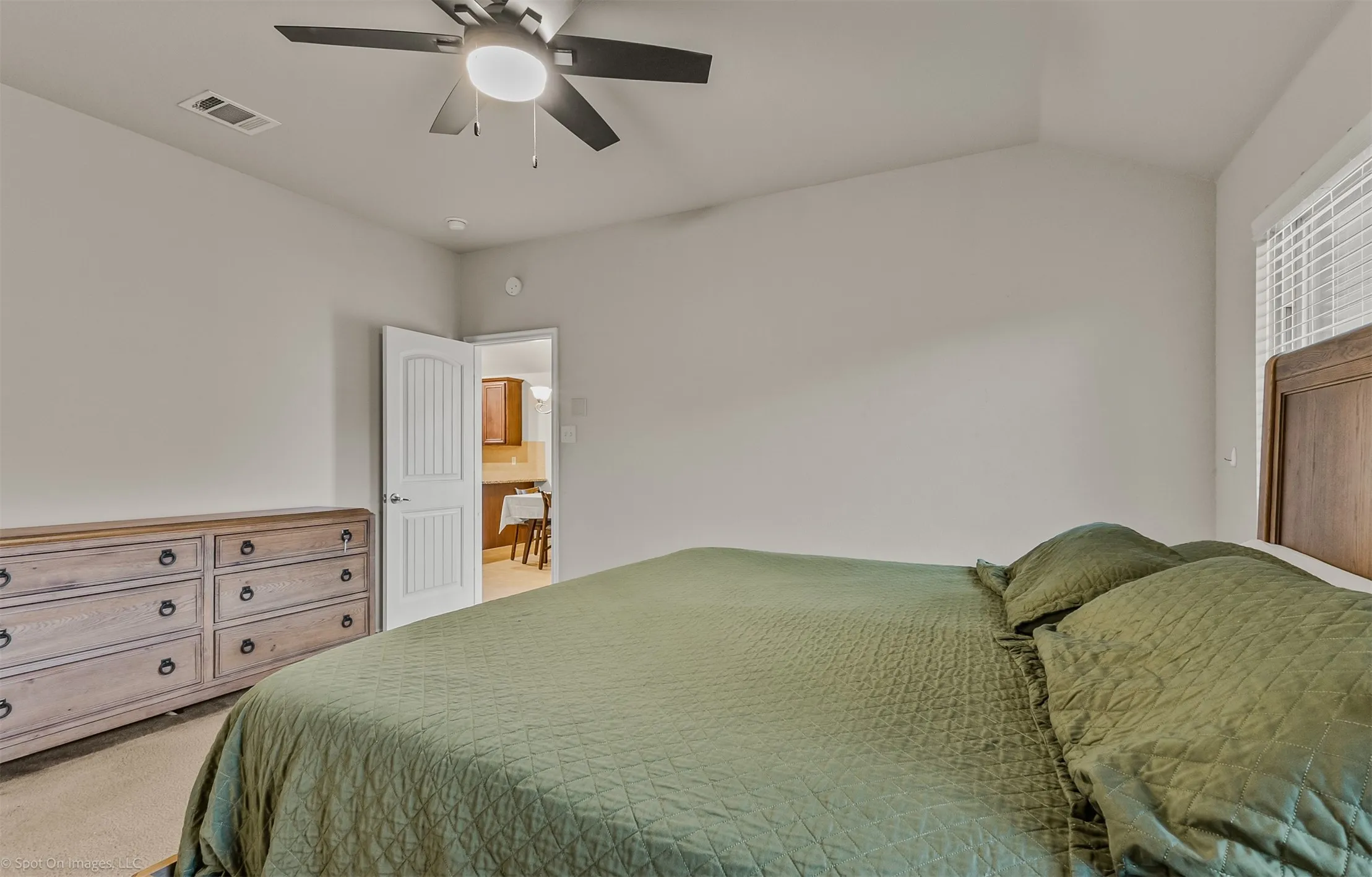 Single Family Residence For Sale in Kaufman County , 2018 Sterling Gate Drive, Heartland, Texas 75126, 3 Bedroom, 2 Bathroom, 2 Garage spaces, 1,605 Sqft, built in 2012, mls#21412851, Real Estate Agent in Heartland, Homes For Sale in Kaufman county, Homes For Sale in Heartland, Realtor in Heartland Texas, Real Estate Brokerage Independent Realty Texas, Luminita Cordes Realtor