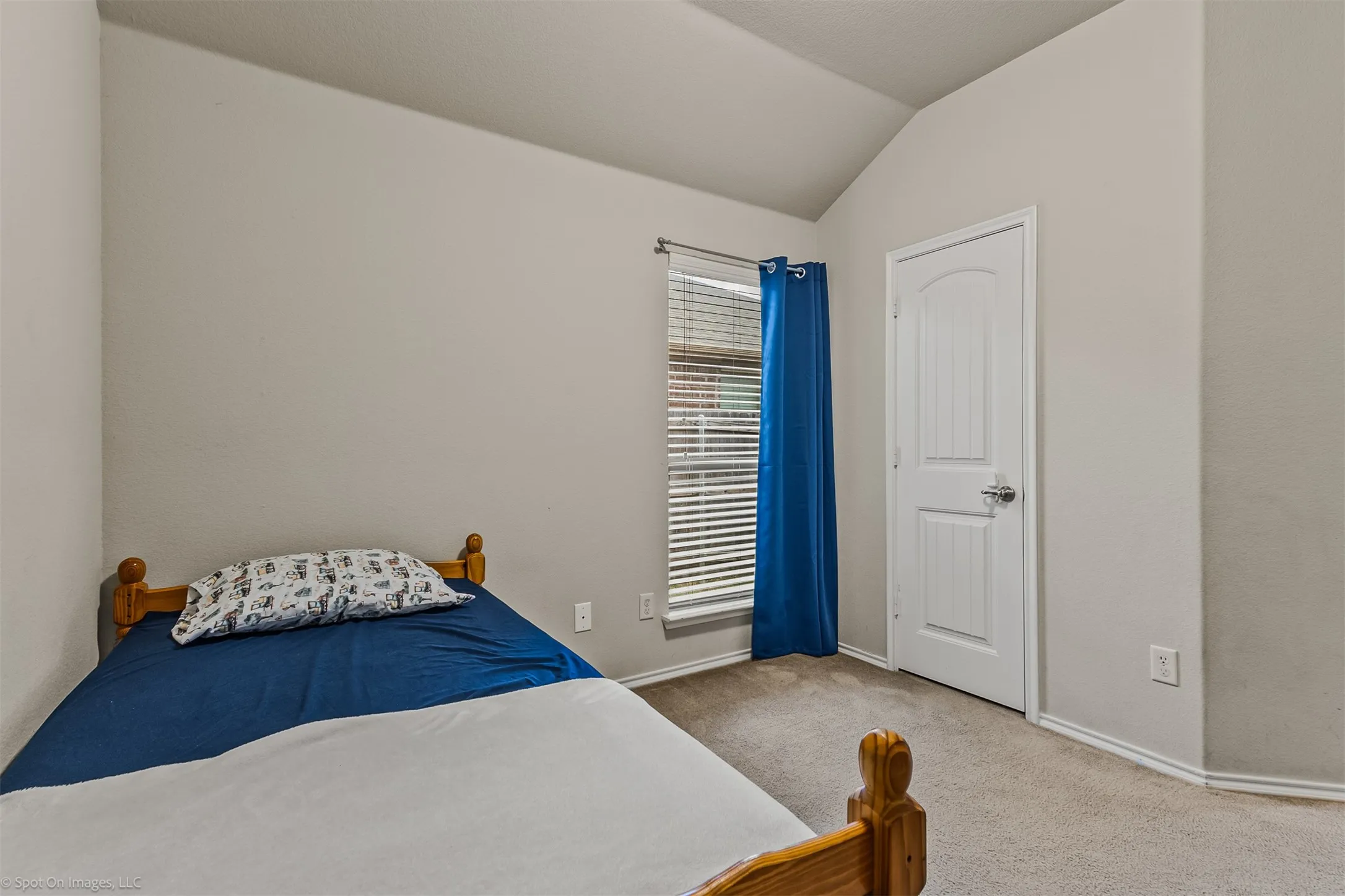 Single Family Residence For Sale in Kaufman County , 2018 Sterling Gate Drive, Heartland, Texas 75126, 3 Bedroom, 2 Bathroom, 2 Garage spaces, 1,605 Sqft, built in 2012, mls#21412851, Real Estate Agent in Heartland, Homes For Sale in Kaufman county, Homes For Sale in Heartland, Realtor in Heartland Texas, Real Estate Brokerage Independent Realty Texas, Luminita Cordes Realtor