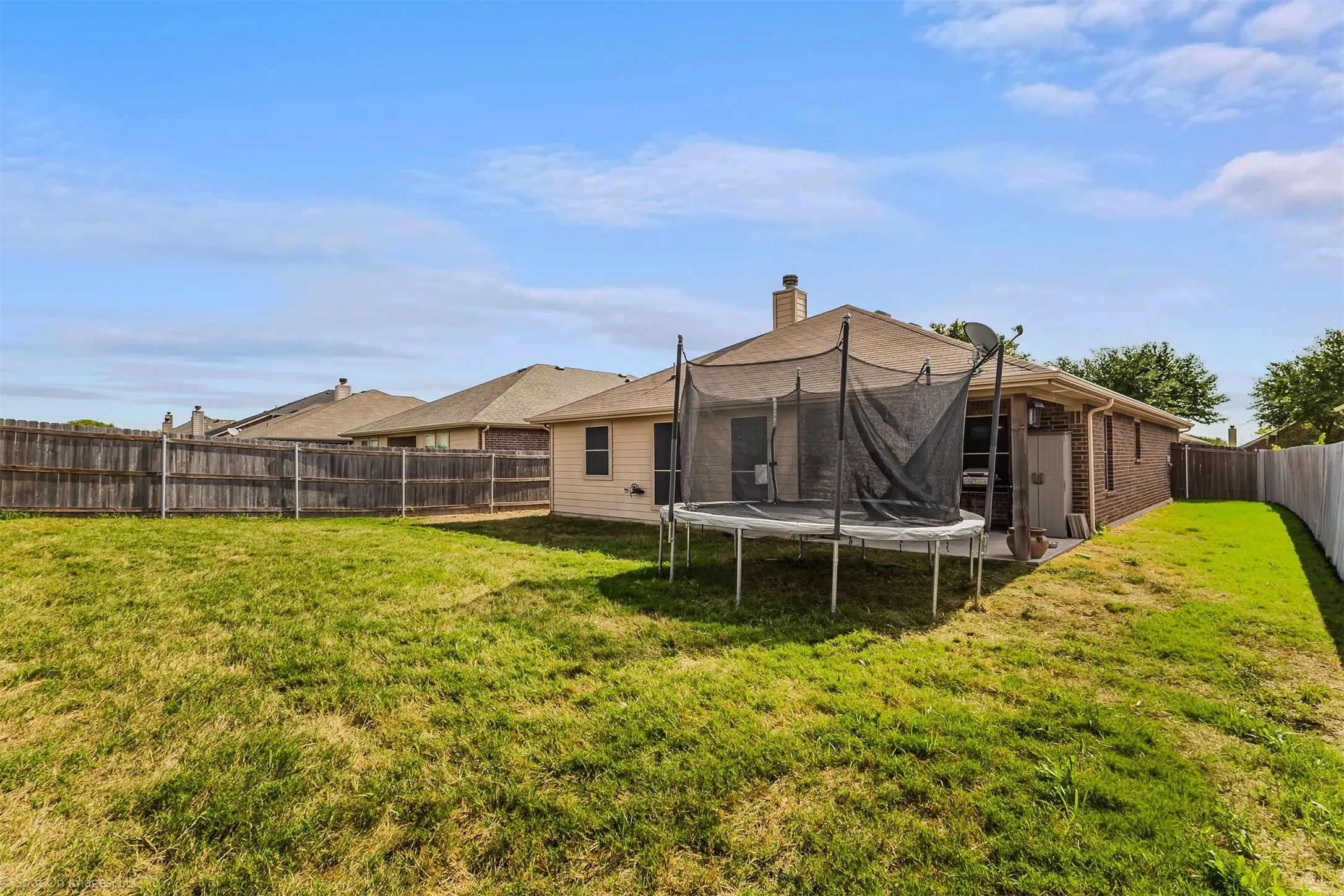 Single Family Residence For Sale in Kaufman County , 2018 Sterling Gate Drive, Heartland, Texas 75126, 3 Bedroom, 2 Bathroom, 2 Garage spaces, 1,605 Sqft, built in 2012, mls#21412851, Real Estate Agent in Heartland, Homes For Sale in Kaufman county, Homes For Sale in Heartland, Realtor in Heartland Texas, Real Estate Brokerage Independent Realty Texas, Luminita Cordes Realtor