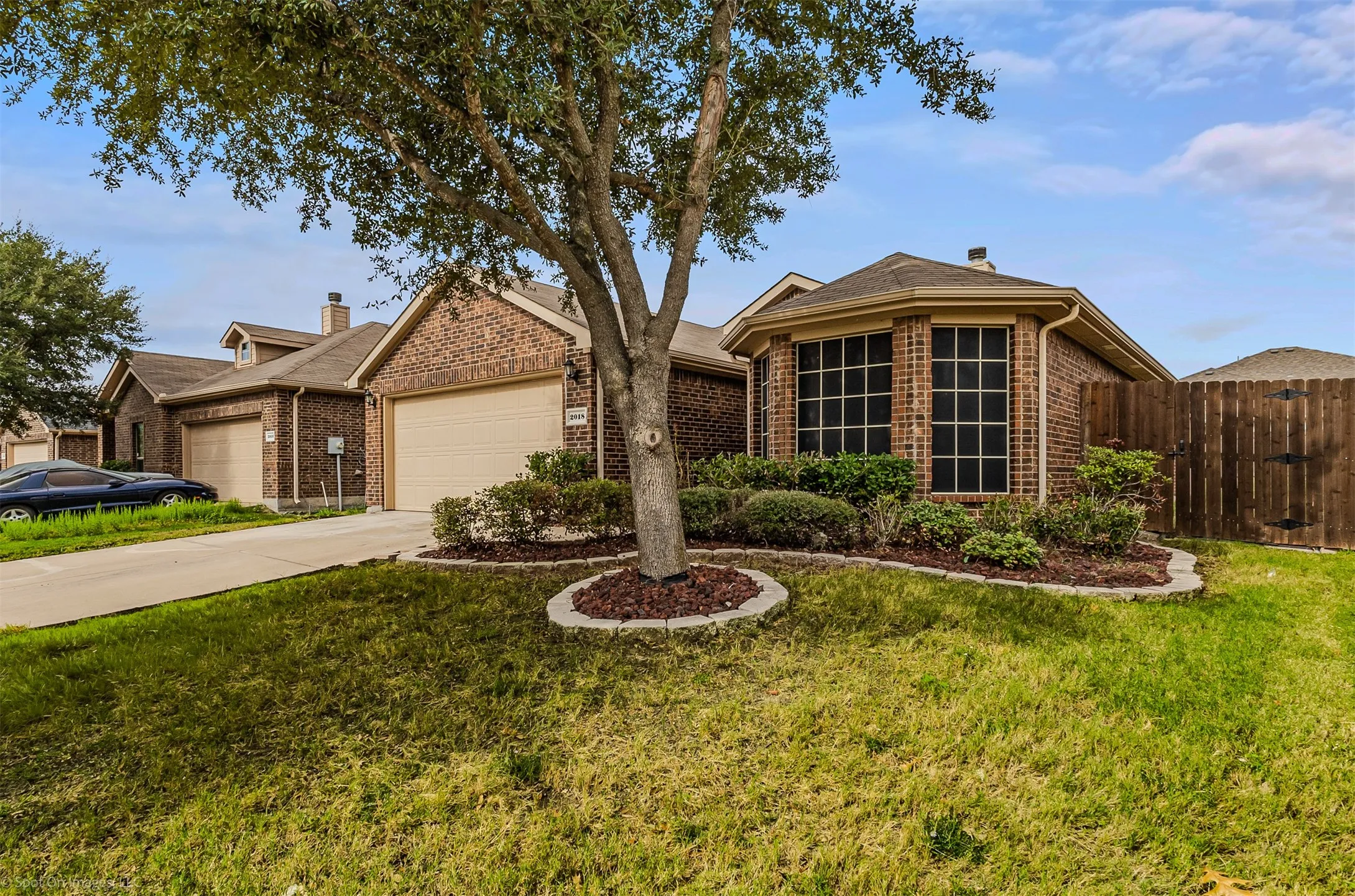 Single Family Residence For Sale in Kaufman County , 2018 Sterling Gate Drive, Heartland, Texas 75126, 3 Bedroom, 2 Bathroom, 2 Garage spaces, 1,605 Sqft, built in 2012, mls#21412851, Real Estate Agent in Heartland, Homes For Sale in Kaufman county, Homes For Sale in Heartland, Realtor in Heartland Texas, Real Estate Brokerage Independent Realty Texas, Luminita Cordes Realtor