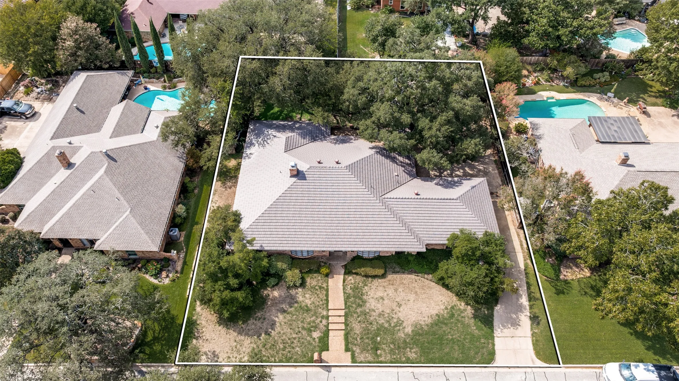 Single Family Residence For Sale in Tarrant County , 3716 Stoney Creek Road, Fort Worth, Texas 76116, 4 Bedroom, 3 Bathroom, 2 Garage spaces, 2,986 Sqft, built in 1975, mls#21398387, Real Estate Agent in Fort Worth, Homes For Sale in Tarrant county, Homes For Sale in Fort Worth, Realtor in Fort Worth Texas, Real Estate Brokerage Independent Realty Texas, Luminita Cordes Realtor