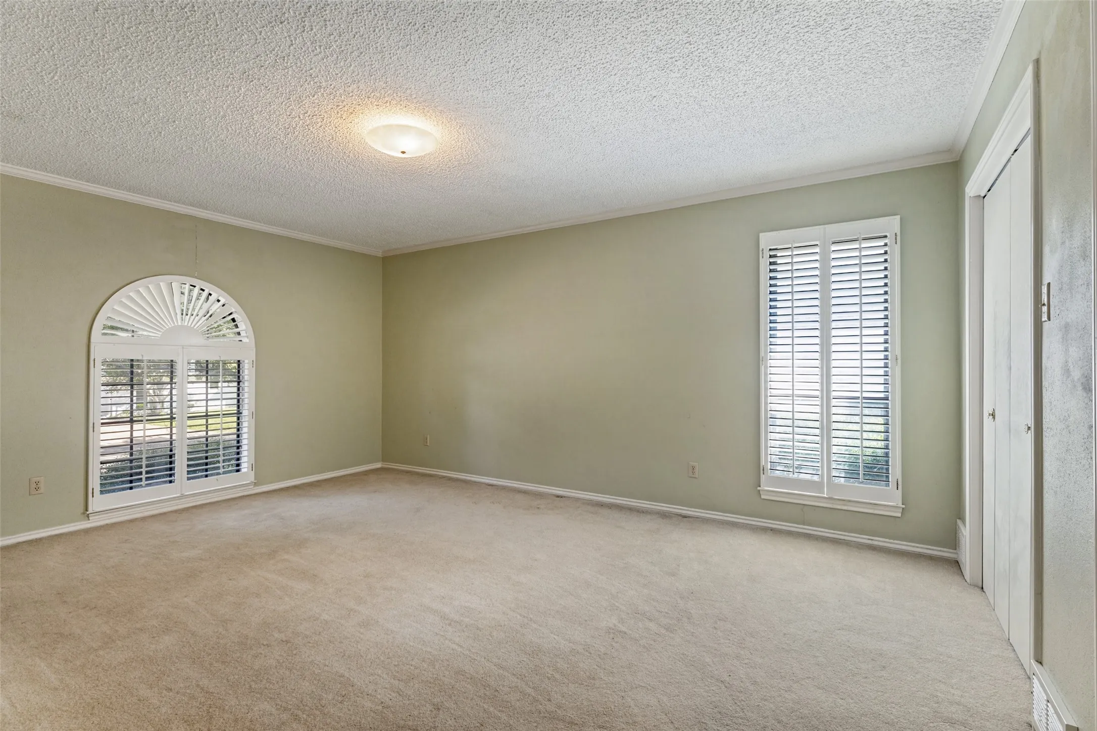 Single Family Residence For Sale in Tarrant County , 3716 Stoney Creek Road, Fort Worth, Texas 76116, 4 Bedroom, 3 Bathroom, 2 Garage spaces, 2,986 Sqft, built in 1975, mls#21398387, Real Estate Agent in Fort Worth, Homes For Sale in Tarrant county, Homes For Sale in Fort Worth, Realtor in Fort Worth Texas, Real Estate Brokerage Independent Realty Texas, Luminita Cordes Realtor