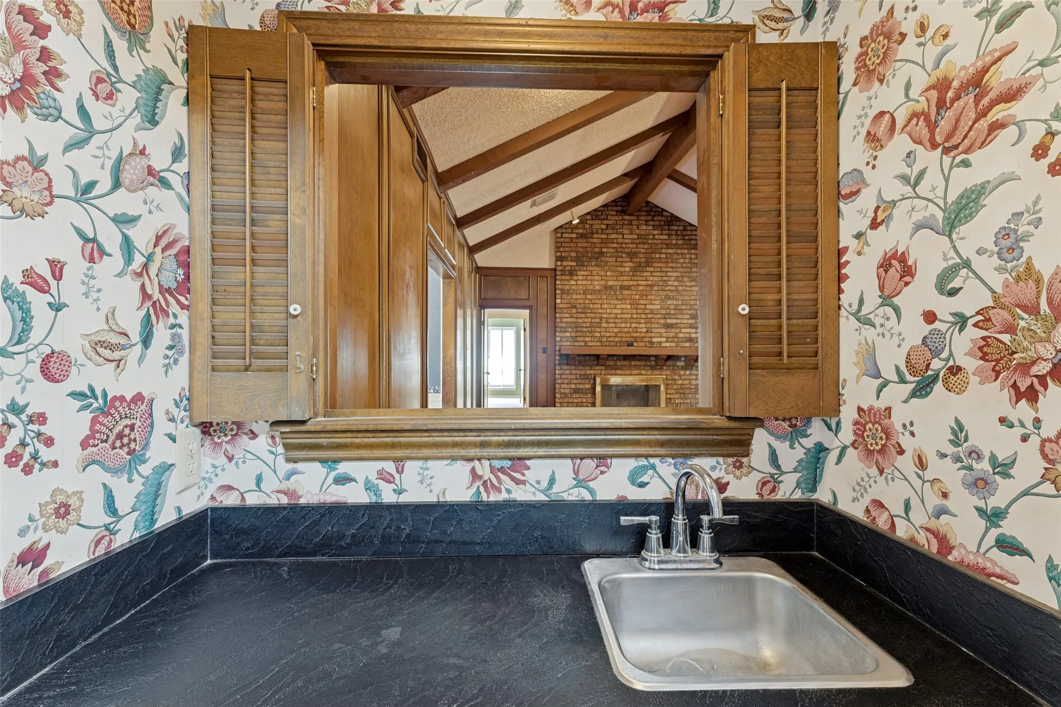 Single Family Residence For Sale in Tarrant County , 3716 Stoney Creek Road, Fort Worth, Texas 76116, 4 Bedroom, 3 Bathroom, 2 Garage spaces, 2,986 Sqft, built in 1975, mls#21398387, Real Estate Agent in Fort Worth, Homes For Sale in Tarrant county, Homes For Sale in Fort Worth, Realtor in Fort Worth Texas, Real Estate Brokerage Independent Realty Texas, Luminita Cordes Realtor