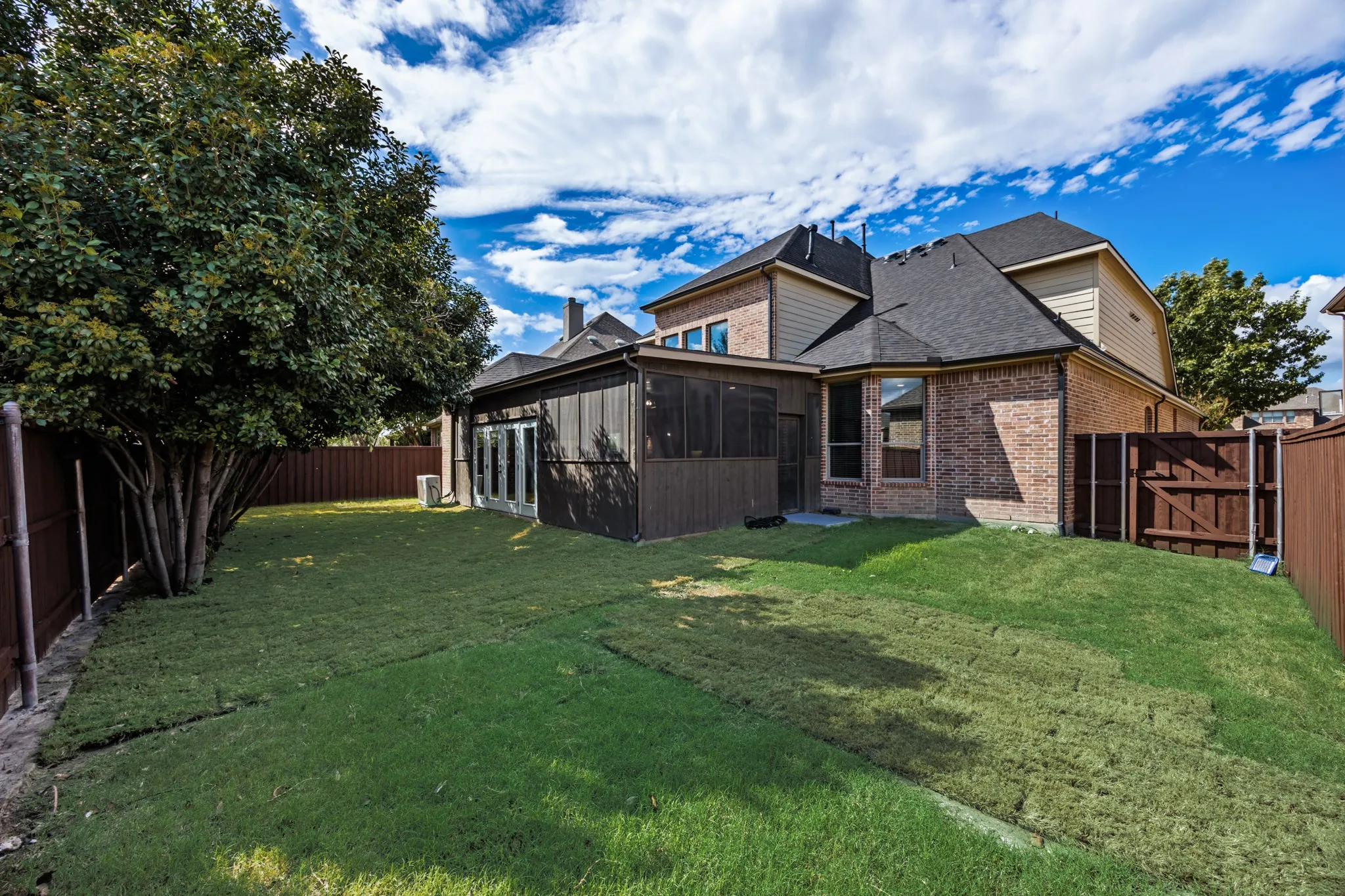 Single Family Residence For Sale in Rockwall County , 205 Chatfield Drive, Rockwall, Texas 75087, 4 Bedroom, 4 Bathroom, 2 Garage spaces, 3,454 Sqft, built in 2011, mls#21411639, Real Estate Agent in Rockwall, Homes For Sale in Rockwall county, Homes For Sale in Rockwall, Realtor in Rockwall Texas, Real Estate Brokerage Independent Realty Texas, Luminita Cordes Realtor