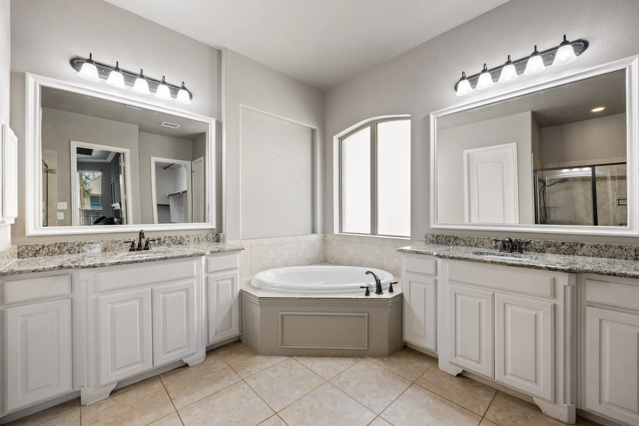Single Family Residence For Sale in Rockwall County , 205 Chatfield Drive, Rockwall, Texas 75087, 4 Bedroom, 4 Bathroom, 2 Garage spaces, 3,454 Sqft, built in 2011, mls#21411639, Real Estate Agent in Rockwall, Homes For Sale in Rockwall county, Homes For Sale in Rockwall, Realtor in Rockwall Texas, Real Estate Brokerage Independent Realty Texas, Luminita Cordes Realtor