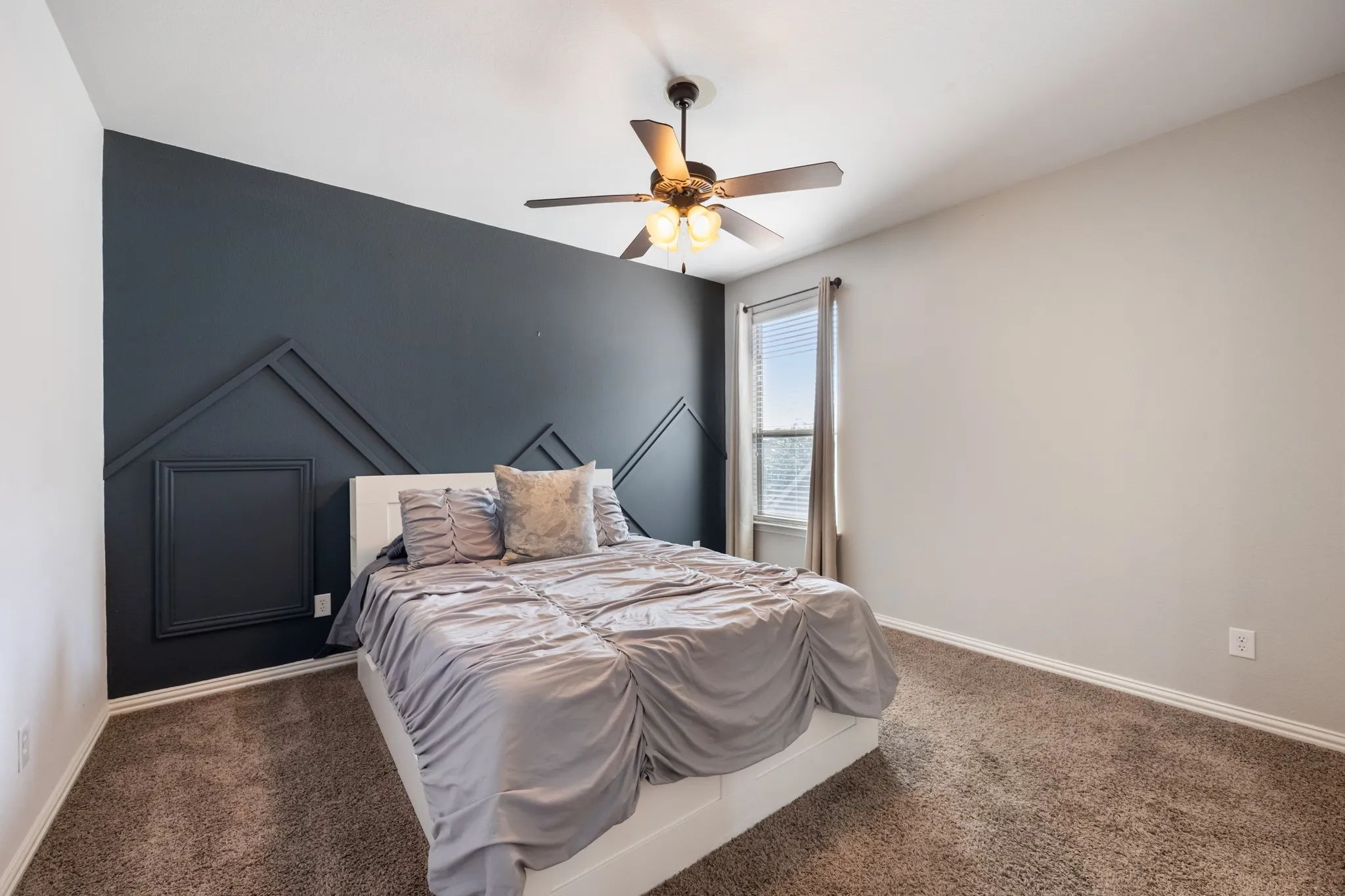 Single Family Residence For Sale in Rockwall County , 205 Chatfield Drive, Rockwall, Texas 75087, 4 Bedroom, 4 Bathroom, 2 Garage spaces, 3,454 Sqft, built in 2011, mls#21411639, Real Estate Agent in Rockwall, Homes For Sale in Rockwall county, Homes For Sale in Rockwall, Realtor in Rockwall Texas, Real Estate Brokerage Independent Realty Texas, Luminita Cordes Realtor