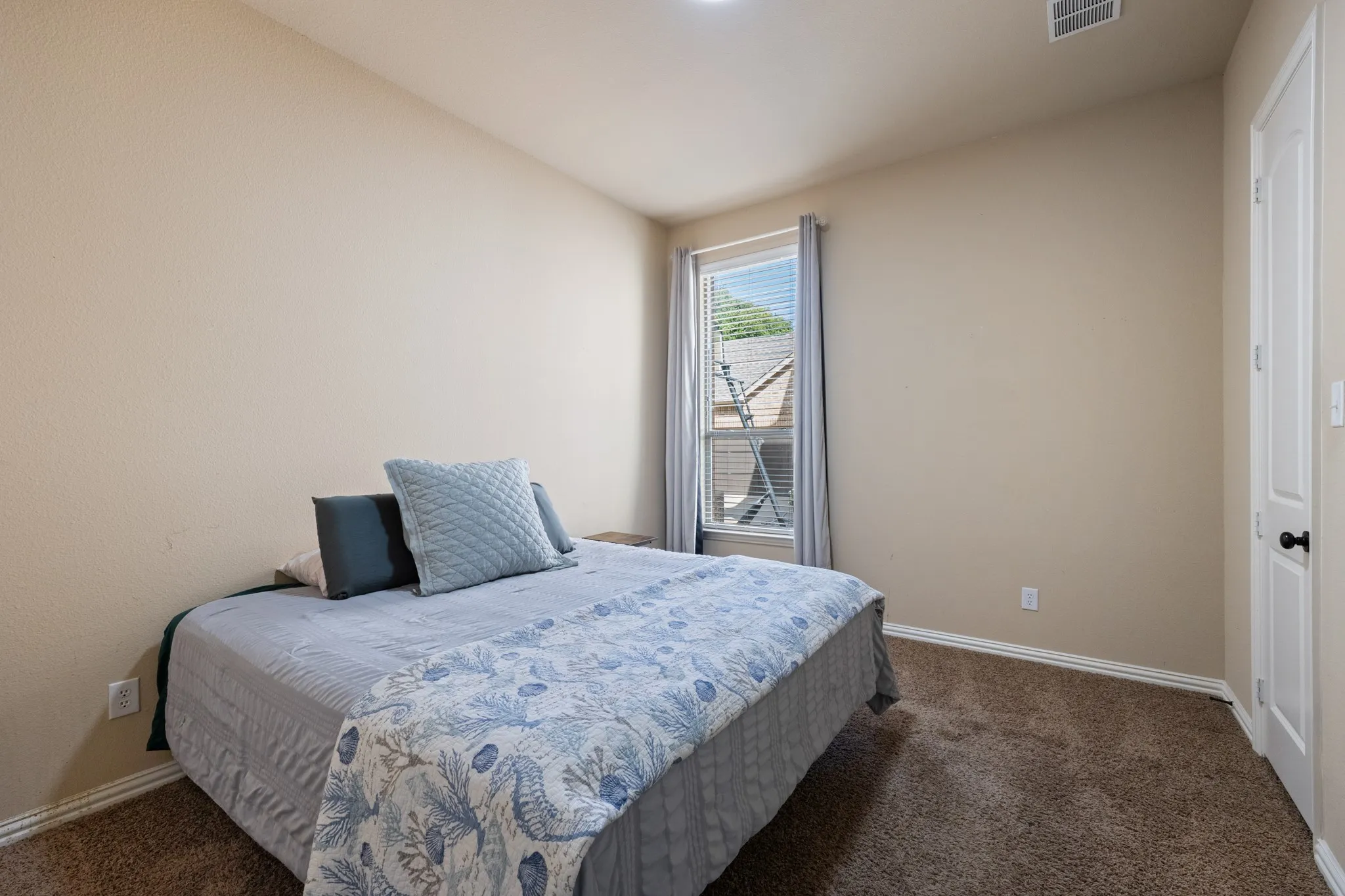 Single Family Residence For Sale in Rockwall County , 205 Chatfield Drive, Rockwall, Texas 75087, 4 Bedroom, 4 Bathroom, 2 Garage spaces, 3,454 Sqft, built in 2011, mls#21411639, Real Estate Agent in Rockwall, Homes For Sale in Rockwall county, Homes For Sale in Rockwall, Realtor in Rockwall Texas, Real Estate Brokerage Independent Realty Texas, Luminita Cordes Realtor