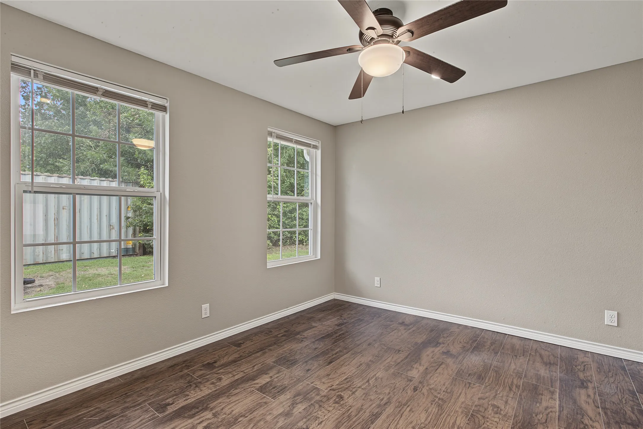 Single Family Residence For Sale in Tarrant County , 328 Spring Valley Circle, Azle, Texas 76020, 2 Bedroom, 2 Bathroom, Garage spaces, 925 Sqft, built in 2018, mls#21412388, Real Estate Agent in Azle, Homes For Sale in Tarrant county, Homes For Sale in Azle, Realtor in Azle Texas, Real Estate Brokerage Independent Realty Texas, Luminita Cordes Realtor