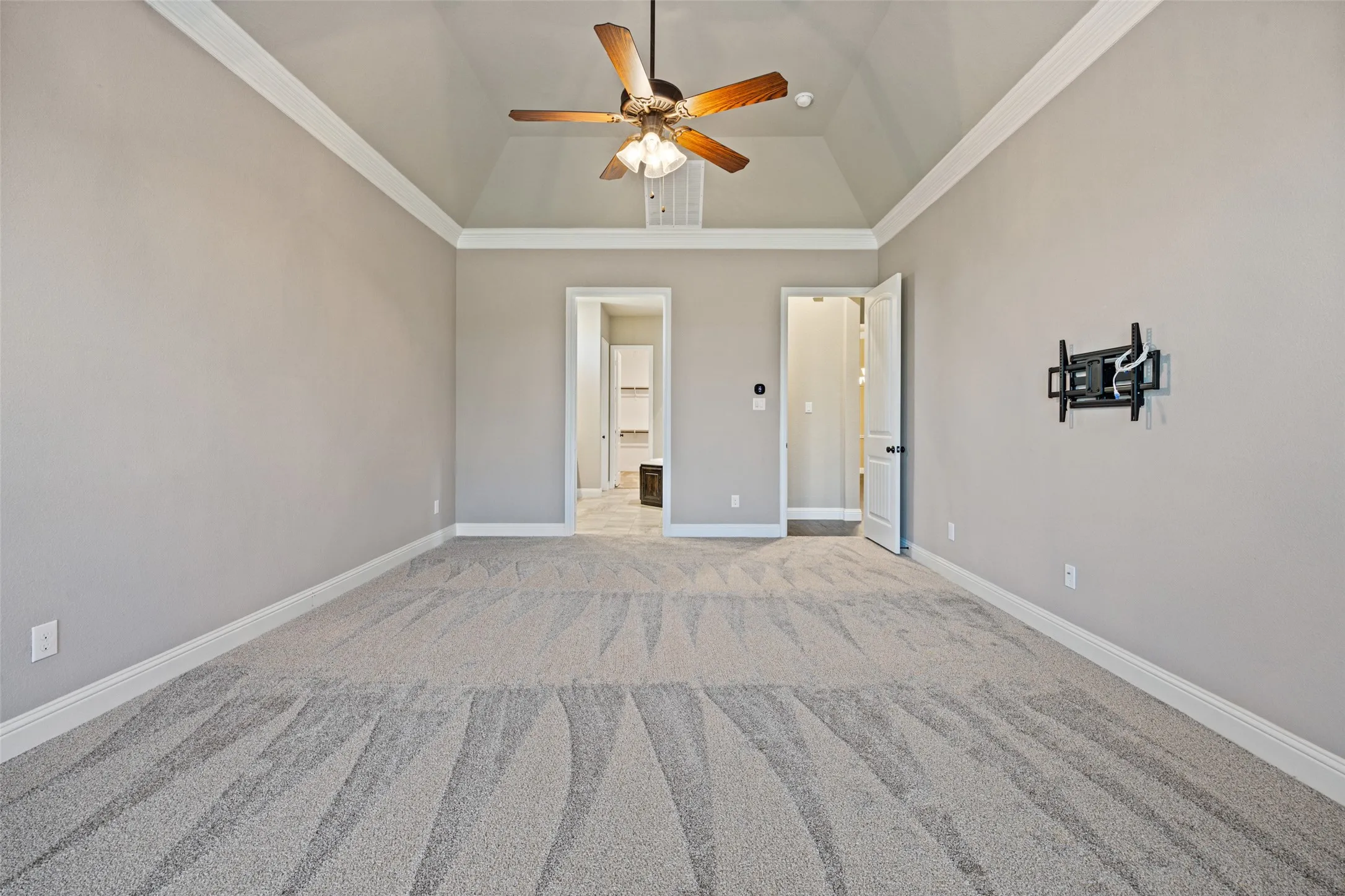 Single Family Residence For Sale in Rockwall County , 605 Calm Crest Drive, Rockwall, Texas 75087, 4 Bedroom, 5 Bathroom, 4 Garage spaces, 3,613 Sqft, built in 2019, mls#21411591, Real Estate Agent in Rockwall, Homes For Sale in Rockwall county, Homes For Sale in Rockwall, Realtor in Rockwall Texas, Real Estate Brokerage Independent Realty Texas, Luminita Cordes Realtor