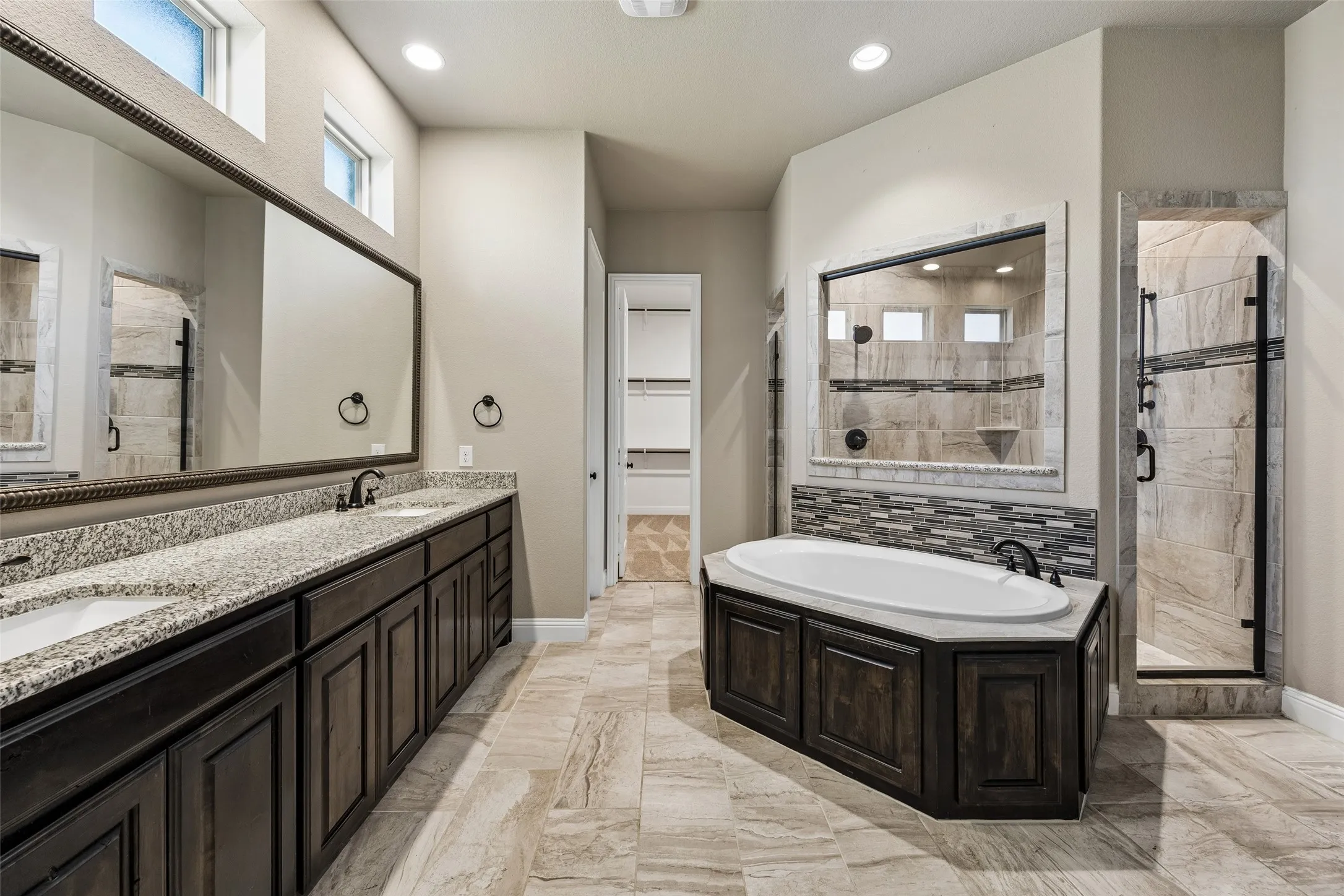 Single Family Residence For Sale in Rockwall County , 605 Calm Crest Drive, Rockwall, Texas 75087, 4 Bedroom, 5 Bathroom, 4 Garage spaces, 3,613 Sqft, built in 2019, mls#21411591, Real Estate Agent in Rockwall, Homes For Sale in Rockwall county, Homes For Sale in Rockwall, Realtor in Rockwall Texas, Real Estate Brokerage Independent Realty Texas, Luminita Cordes Realtor