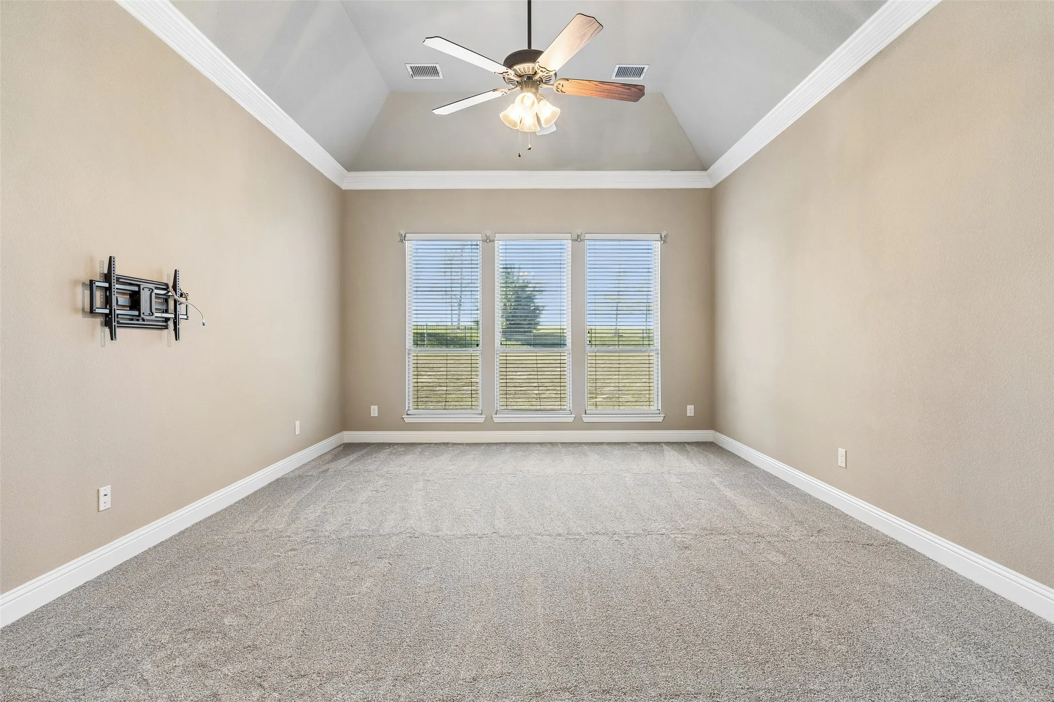 Single Family Residence For Sale in Rockwall County , 605 Calm Crest Drive, Rockwall, Texas 75087, 4 Bedroom, 5 Bathroom, 4 Garage spaces, 3,613 Sqft, built in 2019, mls#21411591, Real Estate Agent in Rockwall, Homes For Sale in Rockwall county, Homes For Sale in Rockwall, Realtor in Rockwall Texas, Real Estate Brokerage Independent Realty Texas, Luminita Cordes Realtor