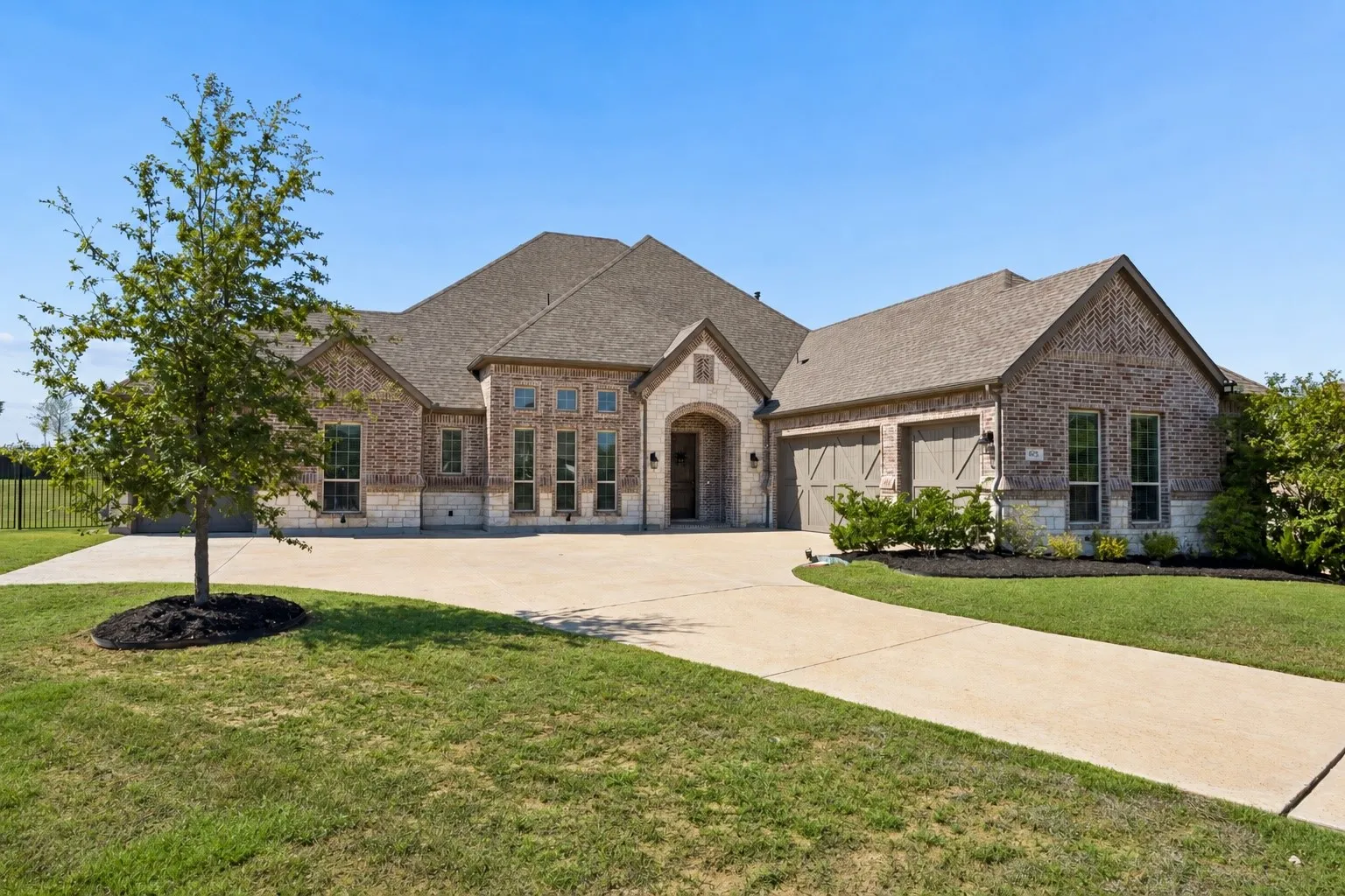 Single Family Residence For Sale
