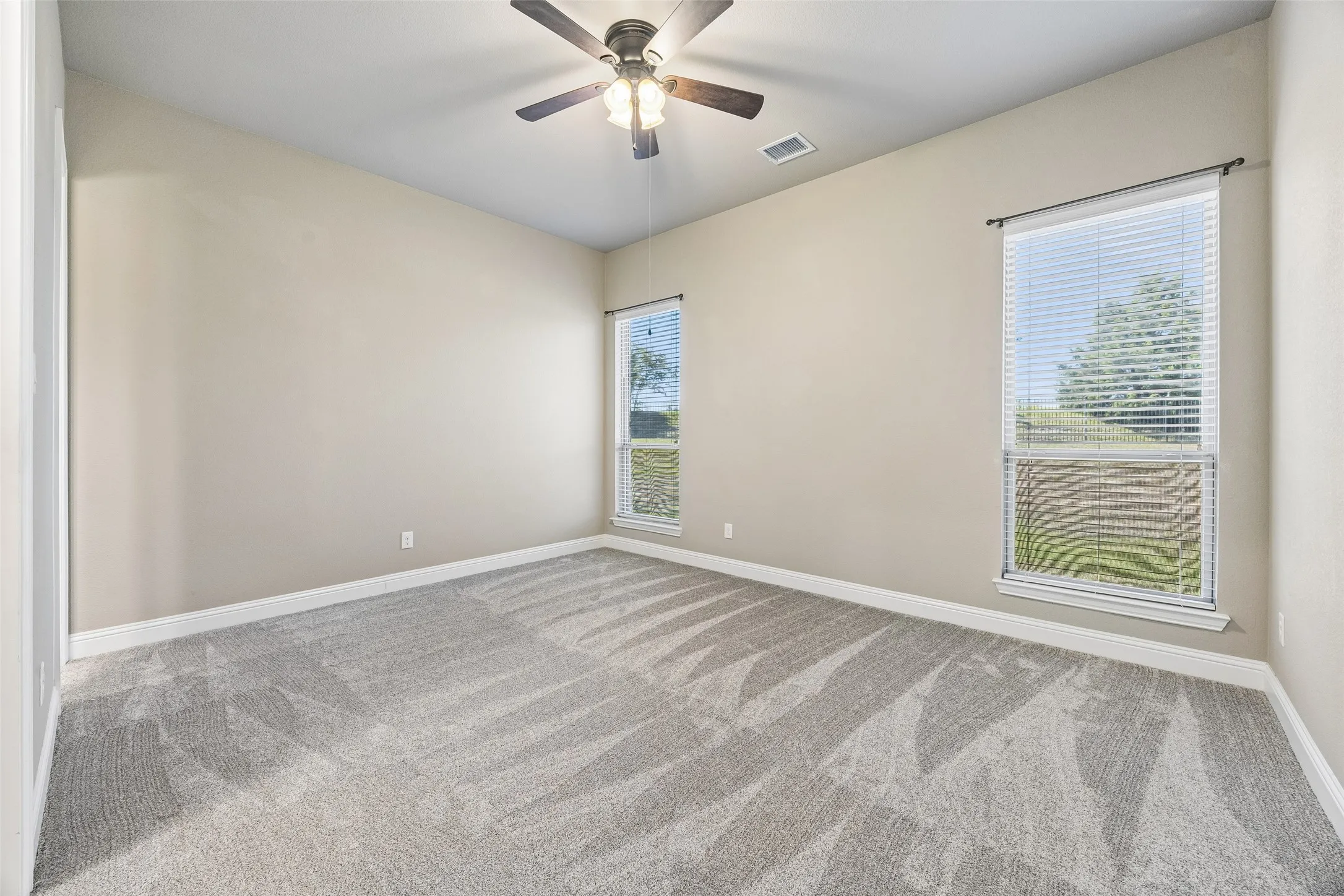Single Family Residence For Sale in Rockwall County , 605 Calm Crest Drive, Rockwall, Texas 75087, 4 Bedroom, 5 Bathroom, 4 Garage spaces, 3,613 Sqft, built in 2019, mls#21411591, Real Estate Agent in Rockwall, Homes For Sale in Rockwall county, Homes For Sale in Rockwall, Realtor in Rockwall Texas, Real Estate Brokerage Independent Realty Texas, Luminita Cordes Realtor
