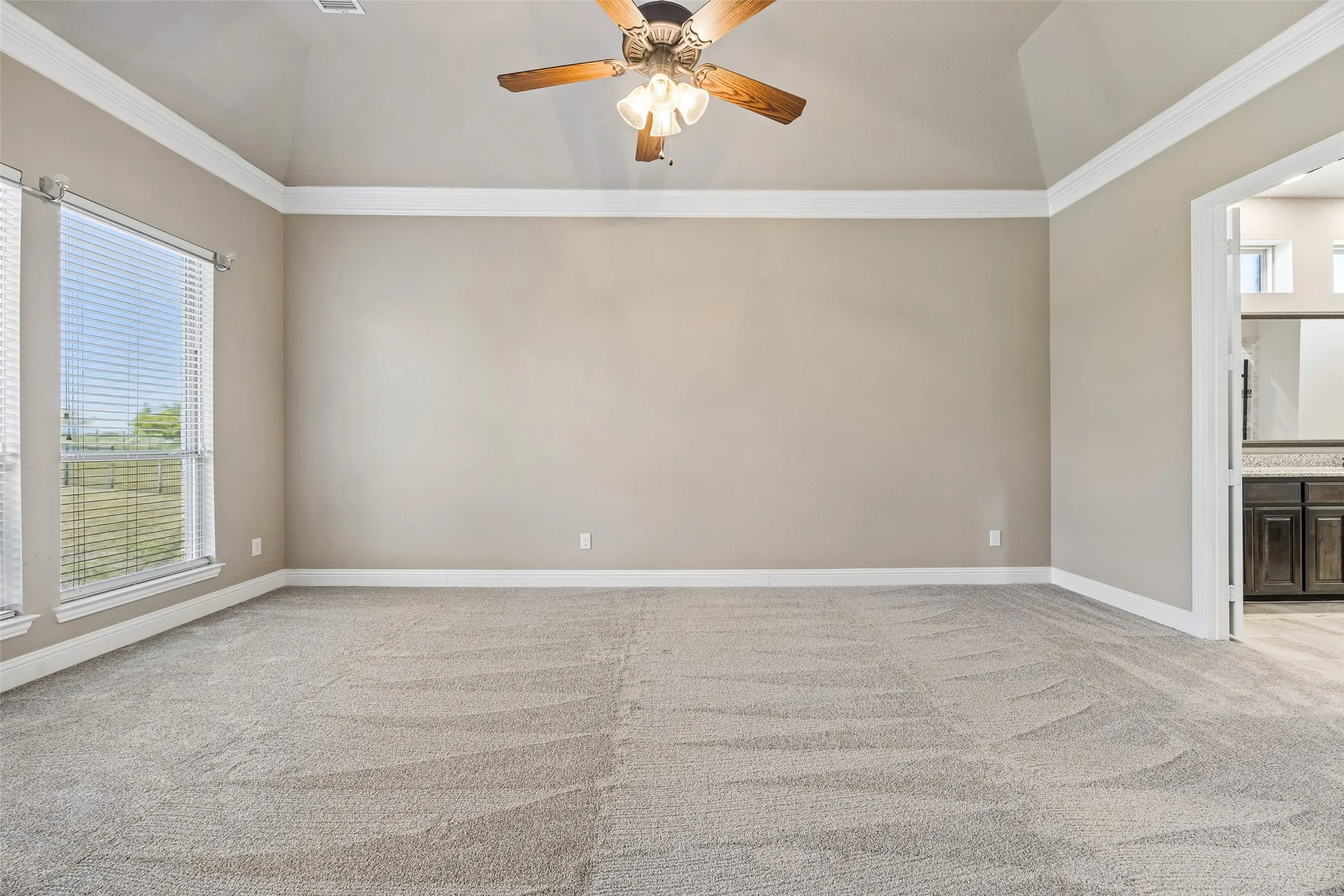 Single Family Residence For Sale in Rockwall County , 605 Calm Crest Drive, Rockwall, Texas 75087, 4 Bedroom, 5 Bathroom, 4 Garage spaces, 3,613 Sqft, built in 2019, mls#21411591, Real Estate Agent in Rockwall, Homes For Sale in Rockwall county, Homes For Sale in Rockwall, Realtor in Rockwall Texas, Real Estate Brokerage Independent Realty Texas, Luminita Cordes Realtor