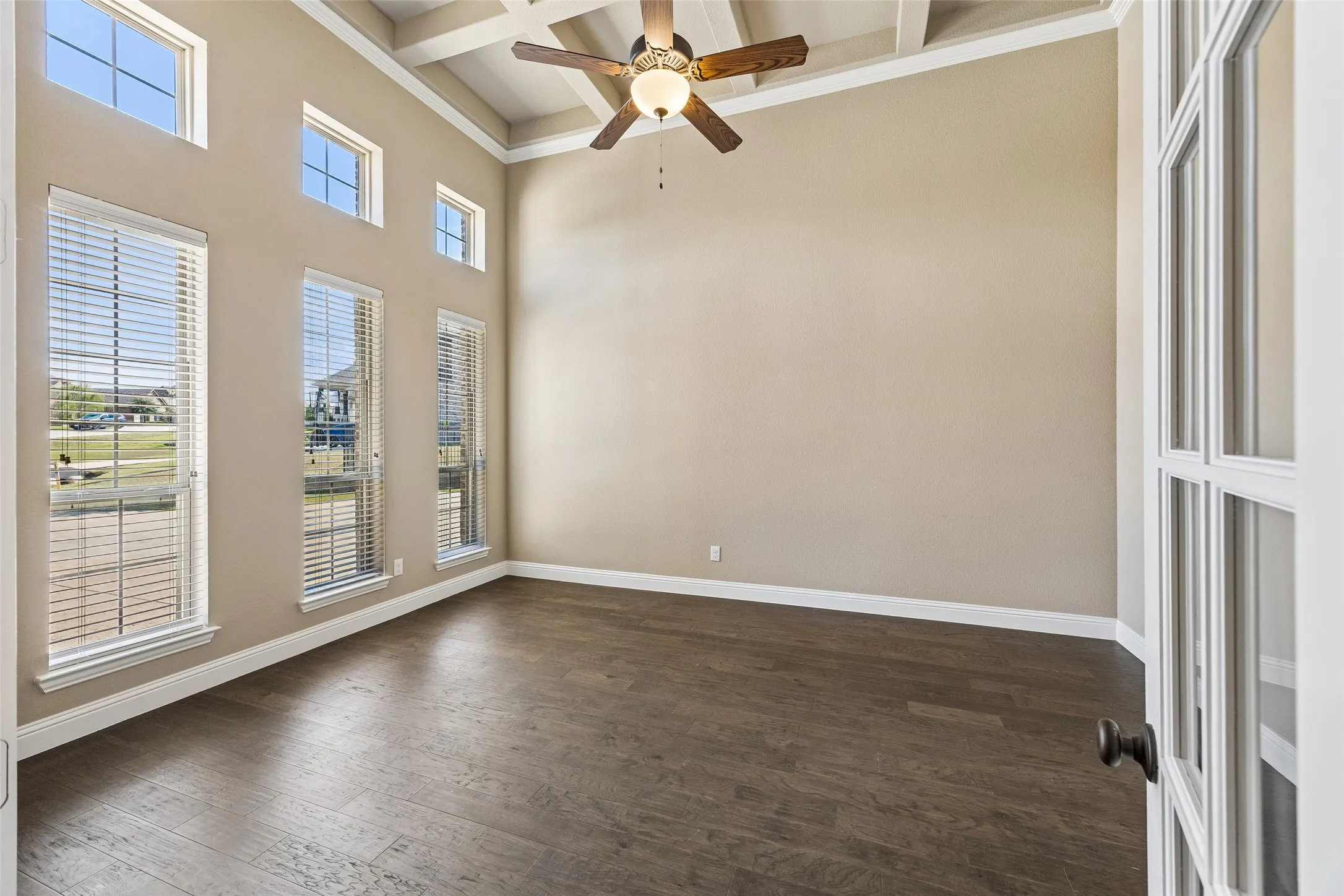 Single Family Residence For Sale in Rockwall County , 605 Calm Crest Drive, Rockwall, Texas 75087, 4 Bedroom, 5 Bathroom, 4 Garage spaces, 3,613 Sqft, built in 2019, mls#21411591, Real Estate Agent in Rockwall, Homes For Sale in Rockwall county, Homes For Sale in Rockwall, Realtor in Rockwall Texas, Real Estate Brokerage Independent Realty Texas, Luminita Cordes Realtor