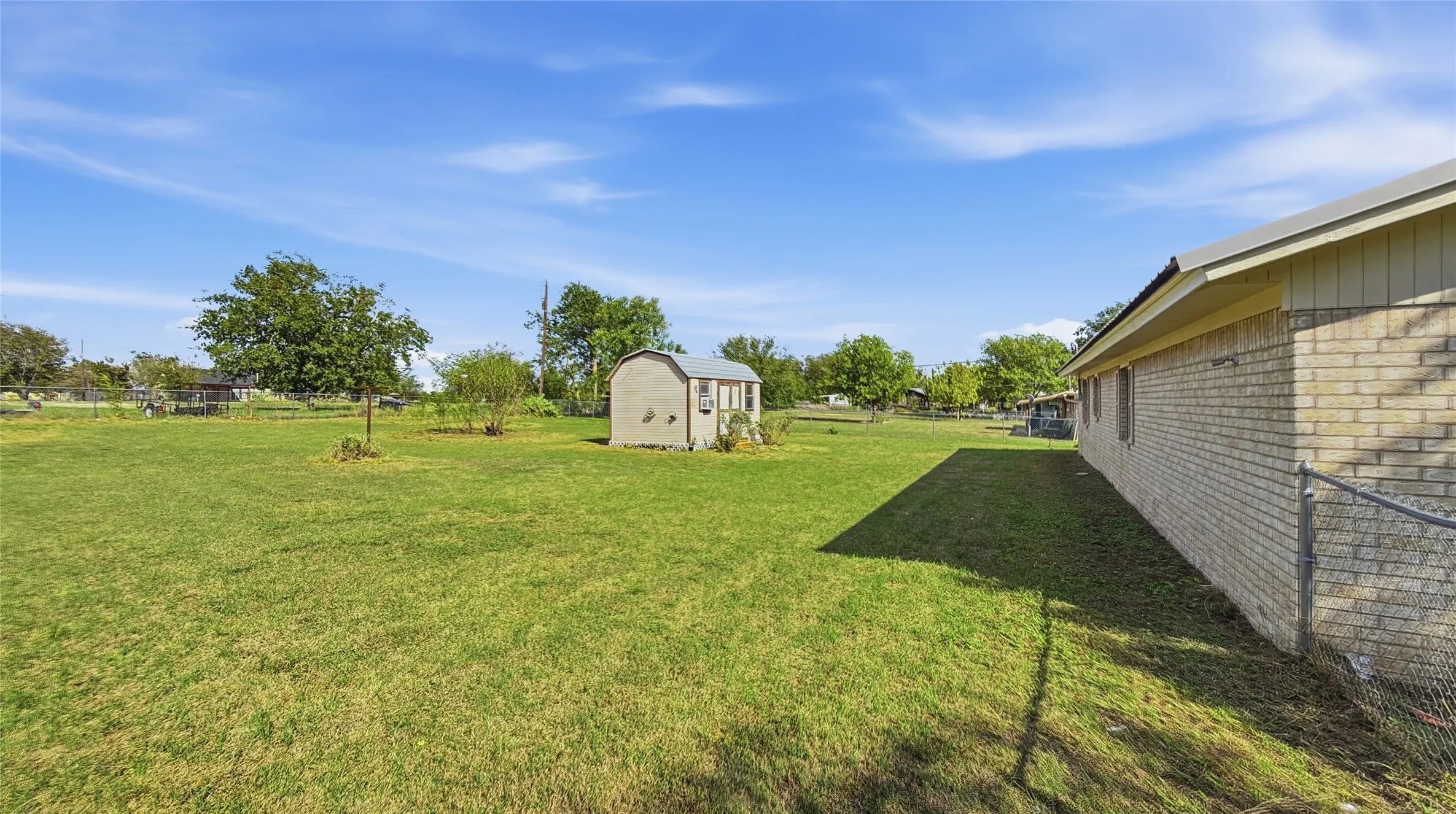 Single Family Residence For Sale in Hamilton County , 905 W Standifer Street, Hamilton, Texas 76531, 2 Bedroom, 1 Bathroom, Garage spaces, 1,164 Sqft, built in 1985, mls#21412860, Real Estate Agent in Hamilton, Homes For Sale in Hamilton county, Homes For Sale in Hamilton, Realtor in Hamilton Texas, Real Estate Brokerage Independent Realty Texas, Luminita Cordes Realtor