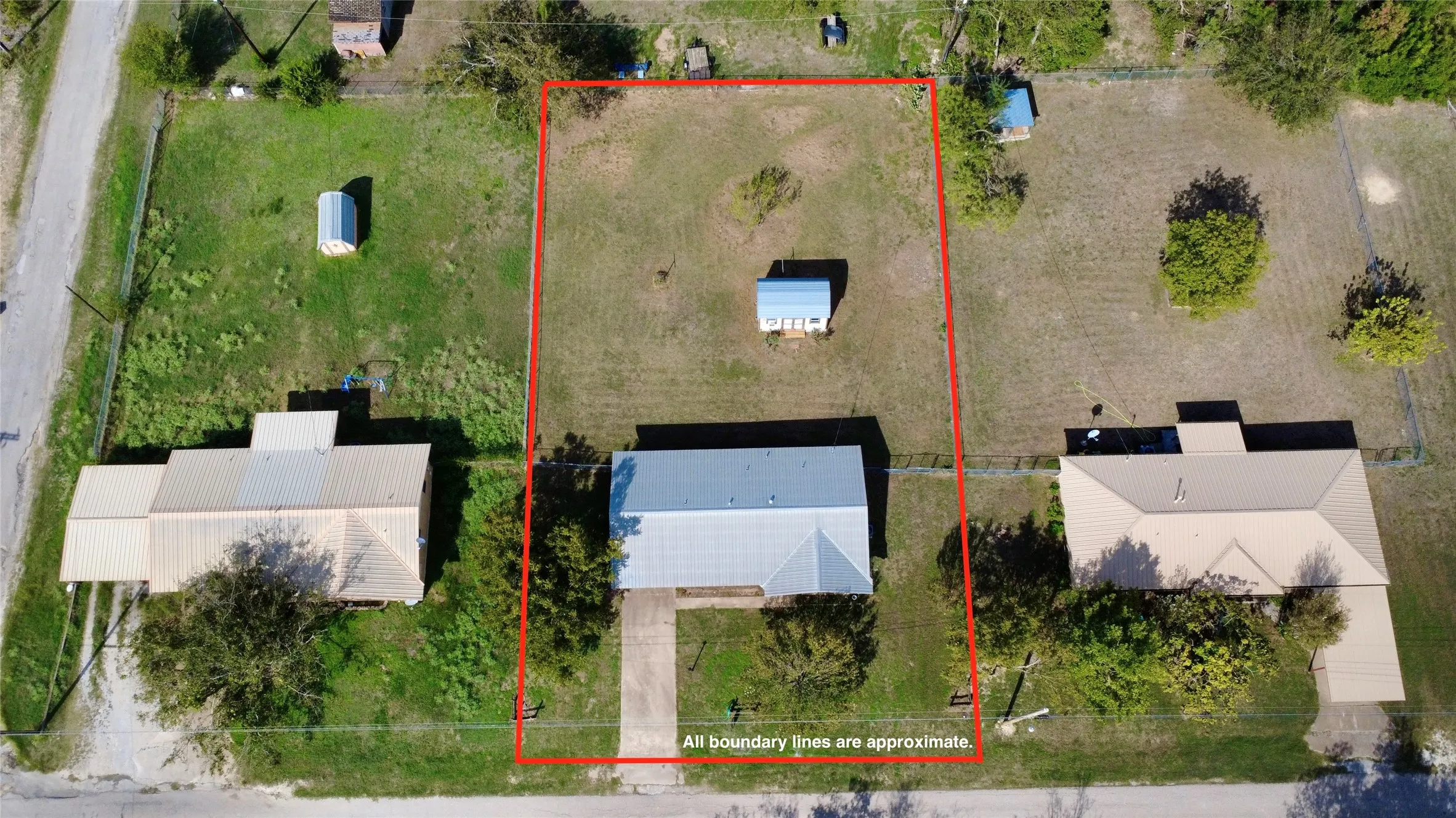 Single Family Residence For Sale in Hamilton County , 905 W Standifer Street, Hamilton, Texas 76531, 2 Bedroom, 1 Bathroom, Garage spaces, 1,164 Sqft, built in 1985, mls#21412860, Real Estate Agent in Hamilton, Homes For Sale in Hamilton county, Homes For Sale in Hamilton, Realtor in Hamilton Texas, Real Estate Brokerage Independent Realty Texas, Luminita Cordes Realtor