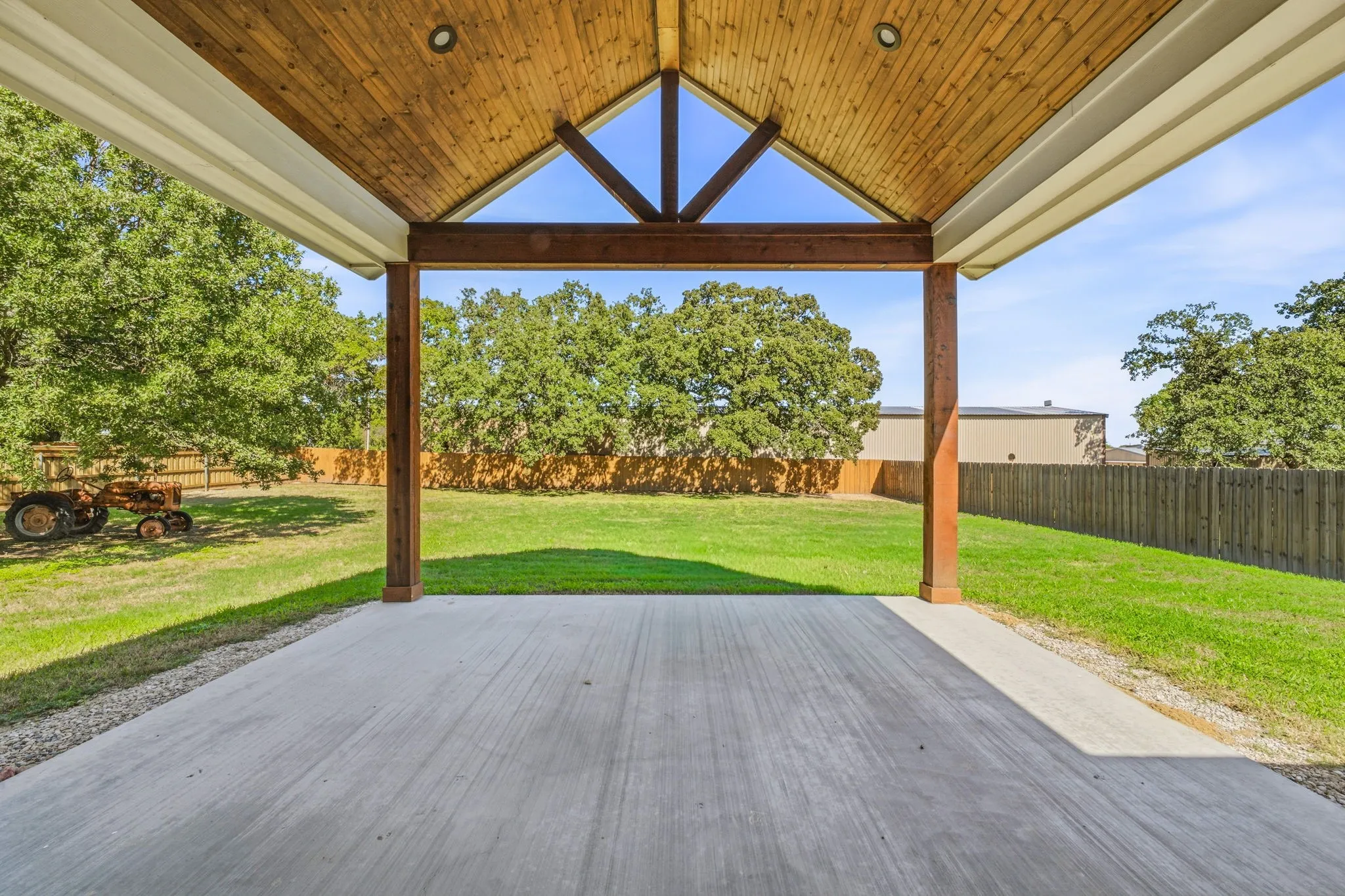 Single Family Residence For Sale in Erath County , 1961 N Dale Avenue, Stephenville, Texas 76401, 3 Bedroom, 3 Bathroom, 3 Garage spaces, 2,215 Sqft, built in 2022, mls#21410503, Real Estate Agent in Stephenville, Homes For Sale in Erath county, Homes For Sale in Stephenville, Realtor in Stephenville Texas, Real Estate Brokerage Independent Realty Texas, Luminita Cordes Realtor
