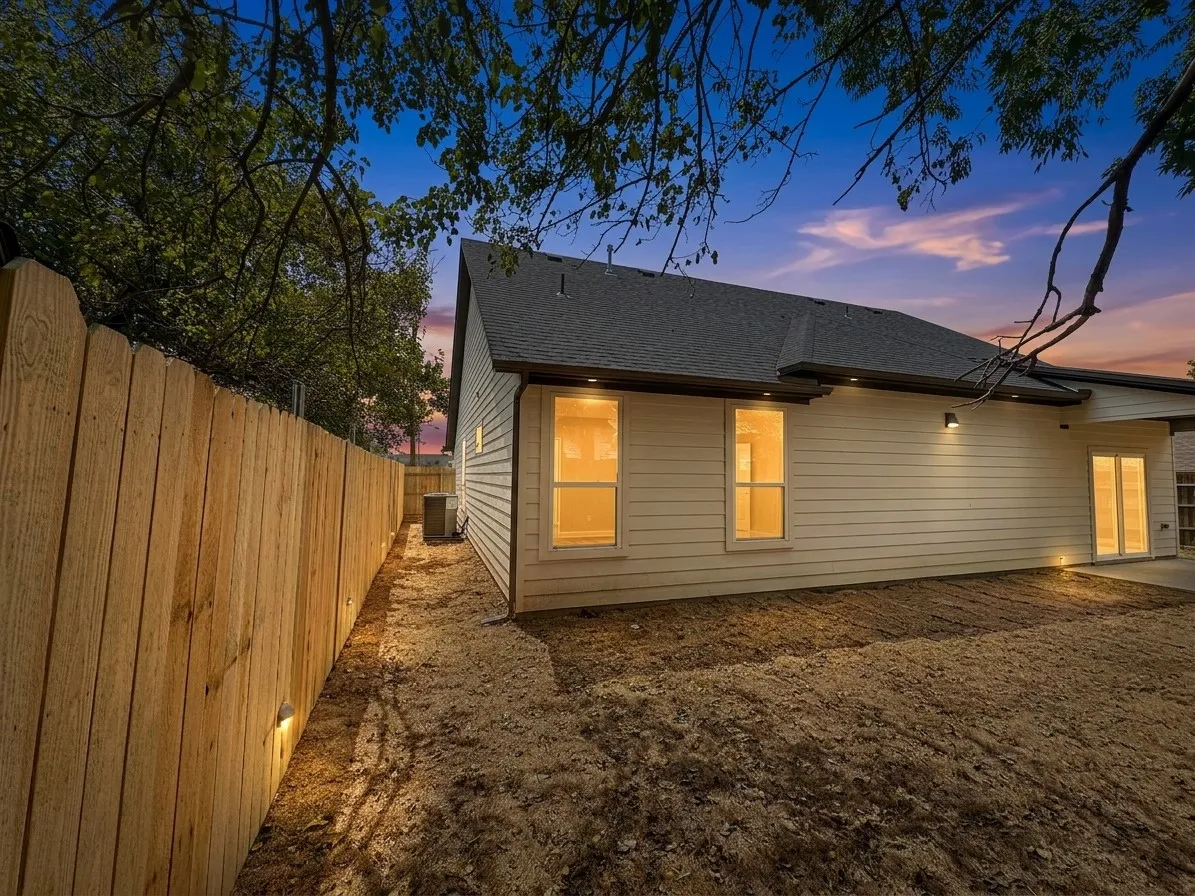 Single Family Residence For Rent in Grayson County , 338 Texana Street, Van Alstyne, Texas 75495, 3 Bedroom, 3 Bathroom, 2 Garage spaces, 1,800 Sqft, built in 2026, mls#21412905, Real Estate Agent in Van Alstyne, Homes For Rent in Grayson county, Homes For Rent in Van Alstyne, Realtor in Van Alstyne Texas, Real Estate Brokerage Independent Realty Texas, Luminita Cordes Realtor