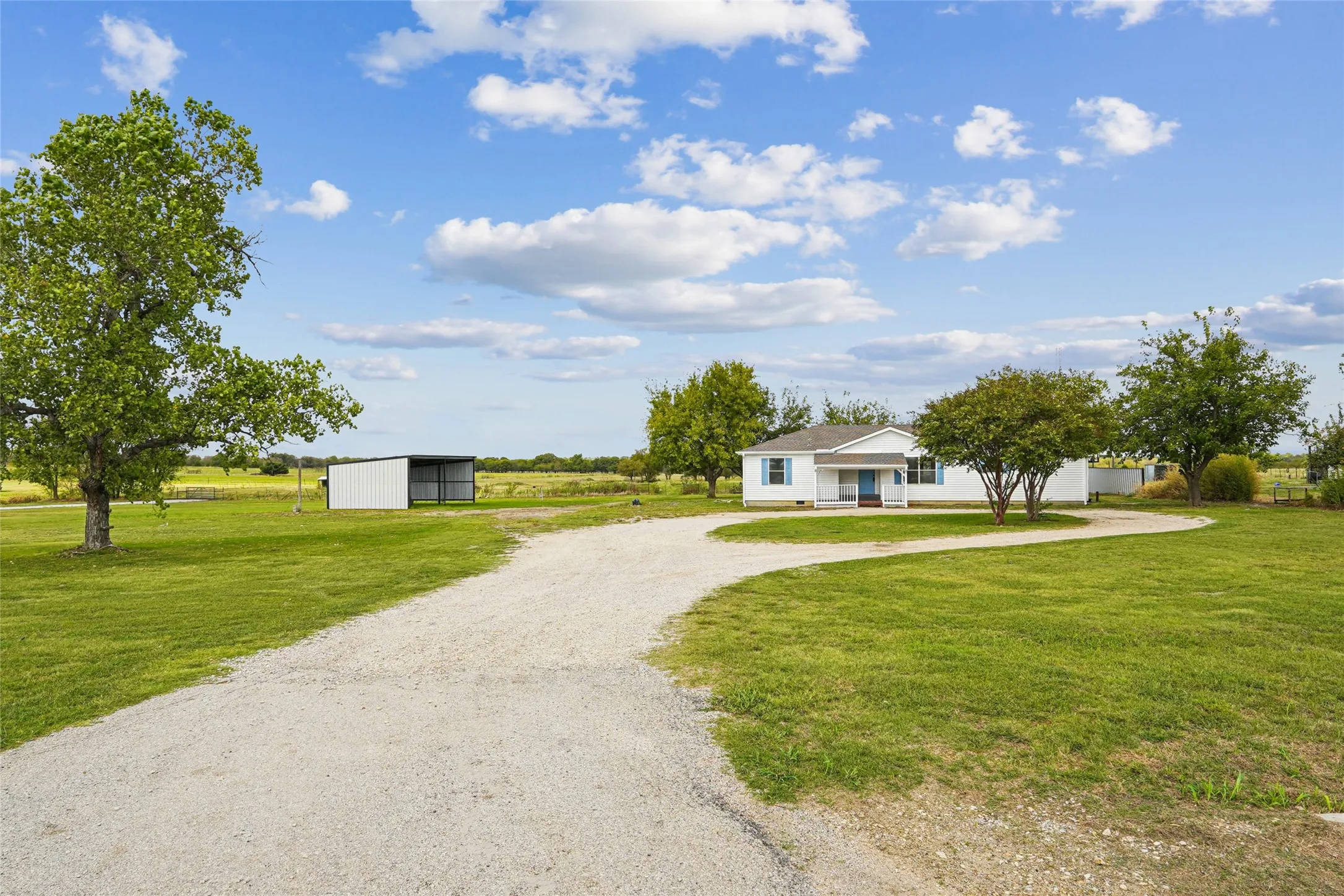 Single Family Residence For Sale in Denton County , 13384 Pruett Road, Krum, Texas 76249, 3 Bedroom, 2 Bathroom, Garage spaces, 1,546 Sqft, built in 1996, mls#21404790, Real Estate Agent in Krum, Homes For Sale in Denton county, Homes For Sale in Krum, Realtor in Krum Texas, Real Estate Brokerage Independent Realty Texas, Luminita Cordes Realtor