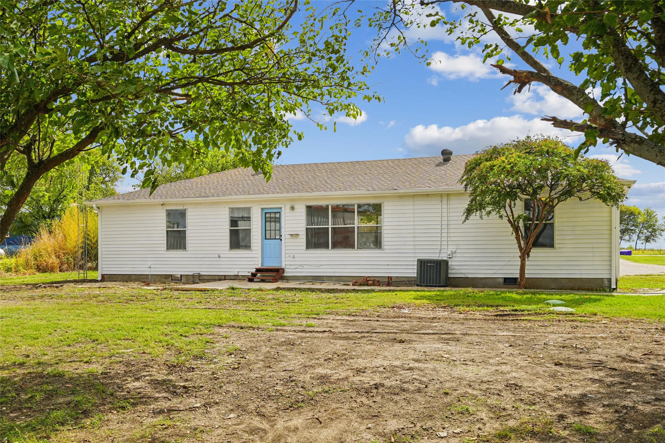 Single Family Residence For Sale in Denton County , 13384 Pruett Road, Krum, Texas 76249, 3 Bedroom, 2 Bathroom, Garage spaces, 1,546 Sqft, built in 1996, mls#21404790, Real Estate Agent in Krum, Homes For Sale in Denton county, Homes For Sale in Krum, Realtor in Krum Texas, Real Estate Brokerage Independent Realty Texas, Luminita Cordes Realtor