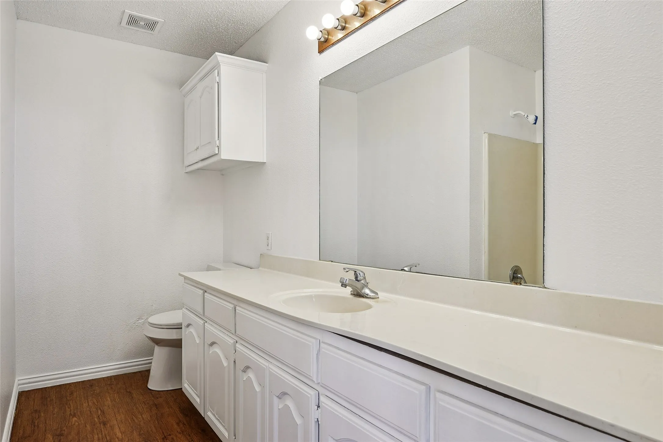 Single Family Residence For Sale in Denton County , 13384 Pruett Road, Krum, Texas 76249, 3 Bedroom, 2 Bathroom, Garage spaces, 1,546 Sqft, built in 1996, mls#21404790, Real Estate Agent in Krum, Homes For Sale in Denton county, Homes For Sale in Krum, Realtor in Krum Texas, Real Estate Brokerage Independent Realty Texas, Luminita Cordes Realtor