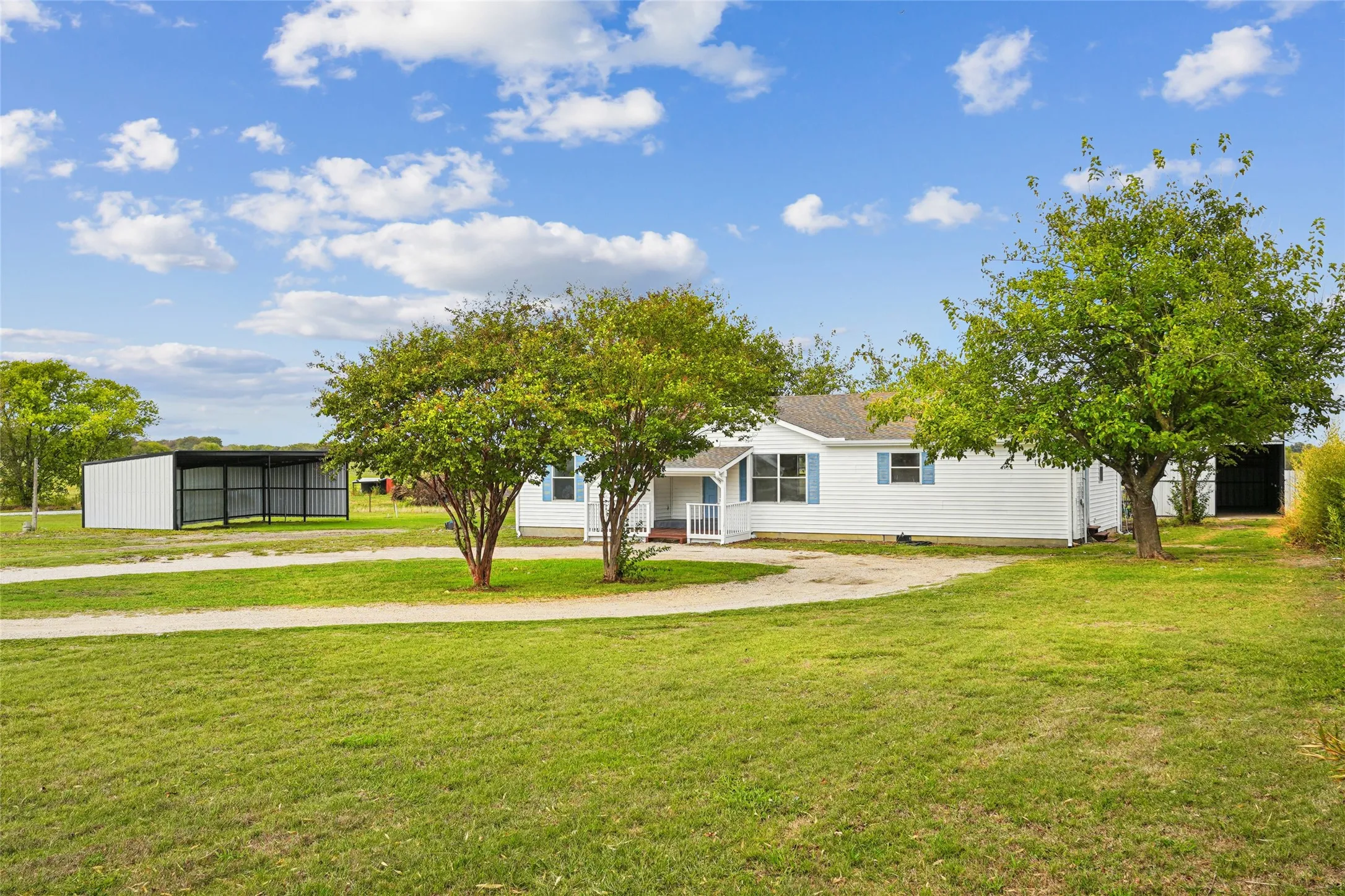 Single Family Residence For Sale in Denton County , 13384 Pruett Road, Krum, Texas 76249, 3 Bedroom, 2 Bathroom, Garage spaces, 1,546 Sqft, built in 1996, mls#21404790, Real Estate Agent in Krum, Homes For Sale in Denton county, Homes For Sale in Krum, Realtor in Krum Texas, Real Estate Brokerage Independent Realty Texas, Luminita Cordes Realtor
