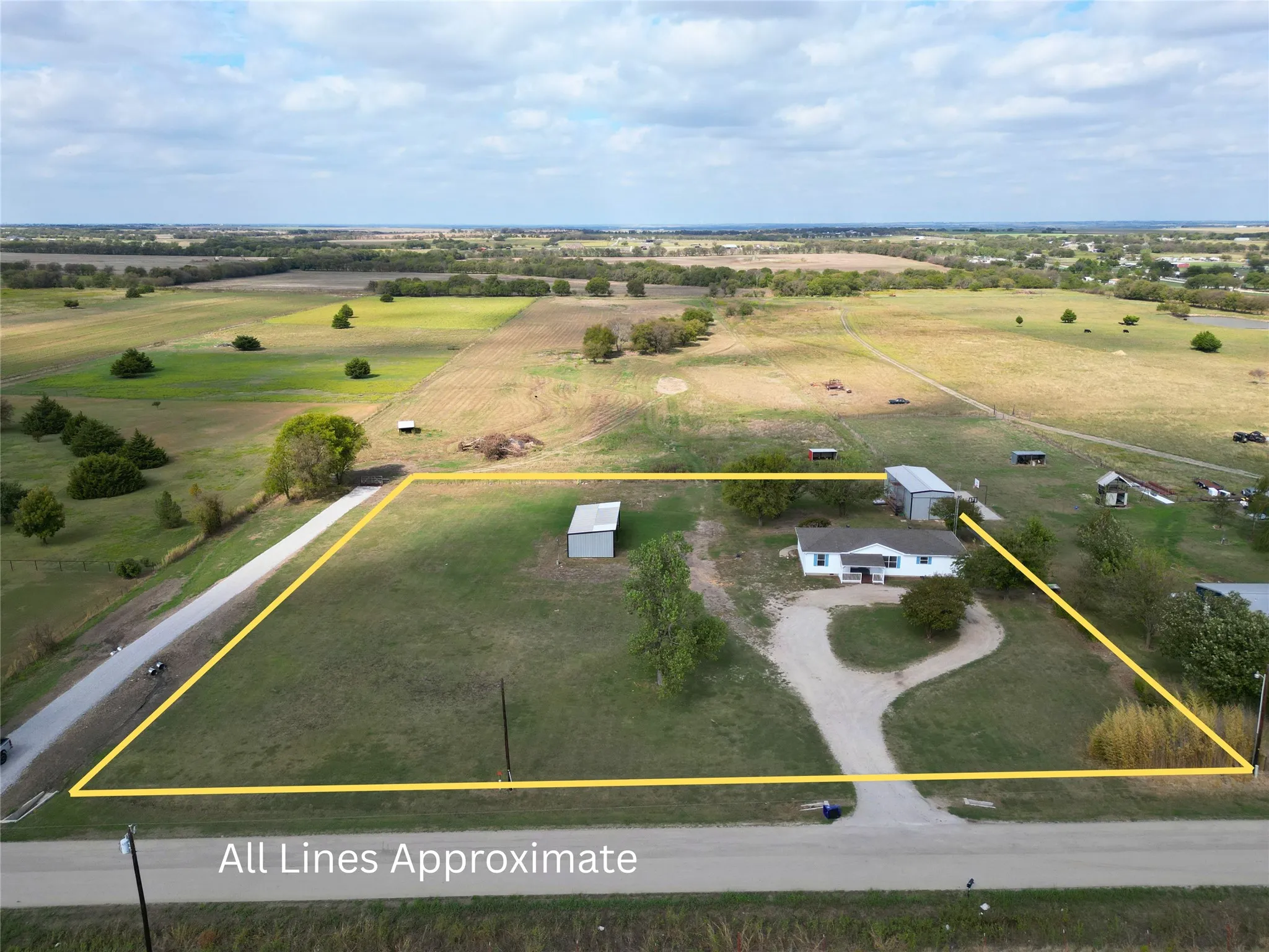 Single Family Residence For Sale in Denton County , 13384 Pruett Road, Krum, Texas 76249, 3 Bedroom, 2 Bathroom, Garage spaces, 1,546 Sqft, built in 1996, mls#21404790, Real Estate Agent in Krum, Homes For Sale in Denton county, Homes For Sale in Krum, Realtor in Krum Texas, Real Estate Brokerage Independent Realty Texas, Luminita Cordes Realtor