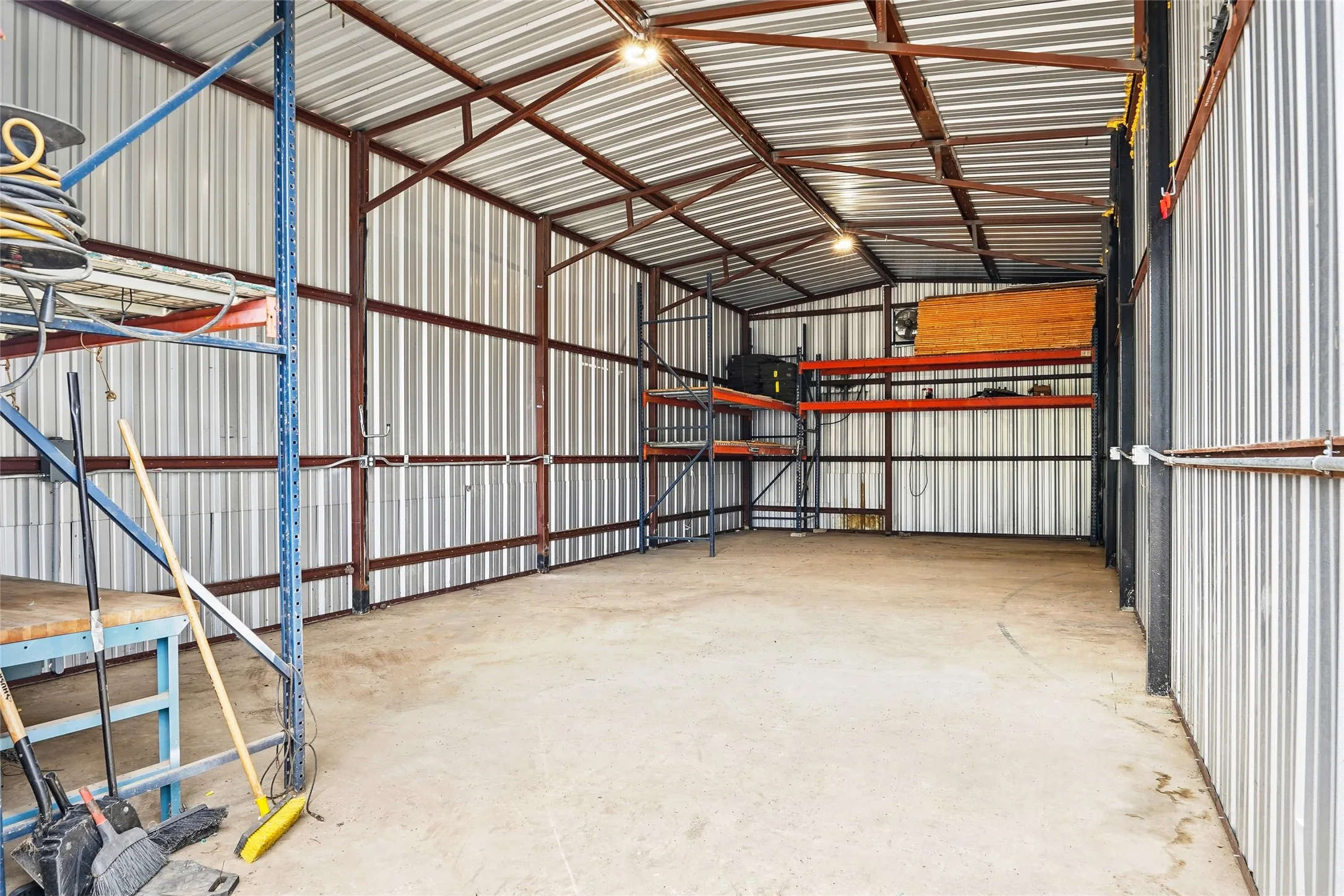 Single Family Residence For Sale in Denton County , 13384 Pruett Road, Krum, Texas 76249, 3 Bedroom, 2 Bathroom, Garage spaces, 1,546 Sqft, built in 1996, mls#21404790, Real Estate Agent in Krum, Homes For Sale in Denton county, Homes For Sale in Krum, Realtor in Krum Texas, Real Estate Brokerage Independent Realty Texas, Luminita Cordes Realtor