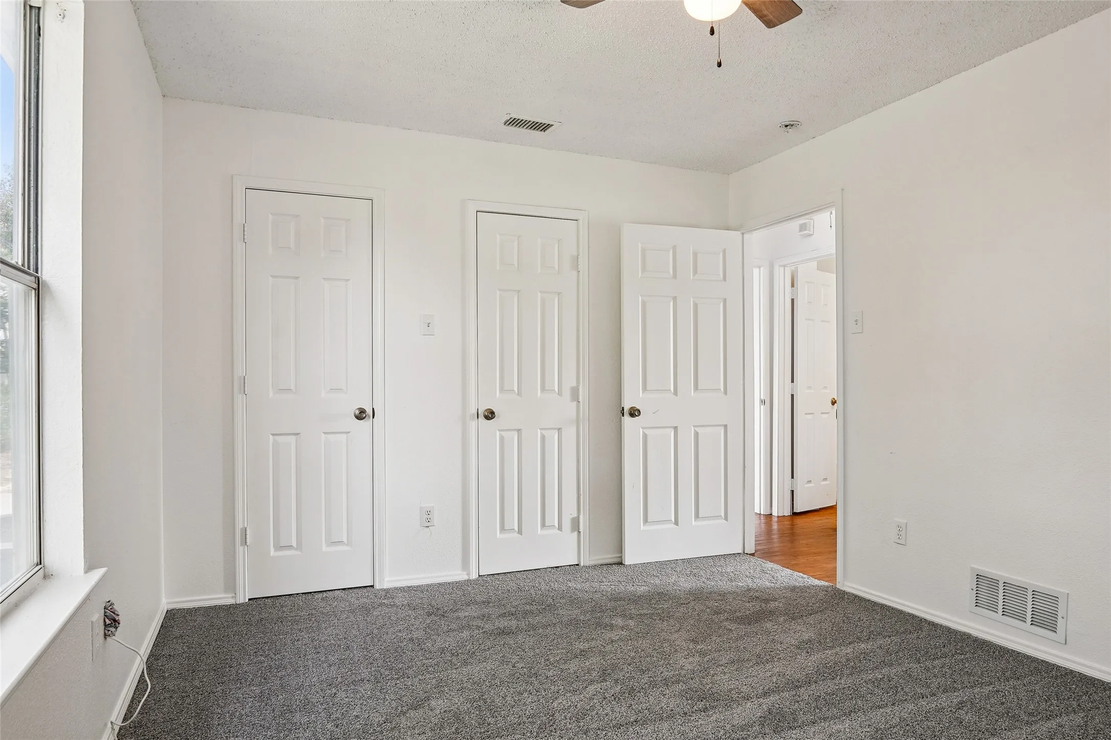 Single Family Residence For Sale in Denton County , 13384 Pruett Road, Krum, Texas 76249, 3 Bedroom, 2 Bathroom, Garage spaces, 1,546 Sqft, built in 1996, mls#21404790, Real Estate Agent in Krum, Homes For Sale in Denton county, Homes For Sale in Krum, Realtor in Krum Texas, Real Estate Brokerage Independent Realty Texas, Luminita Cordes Realtor