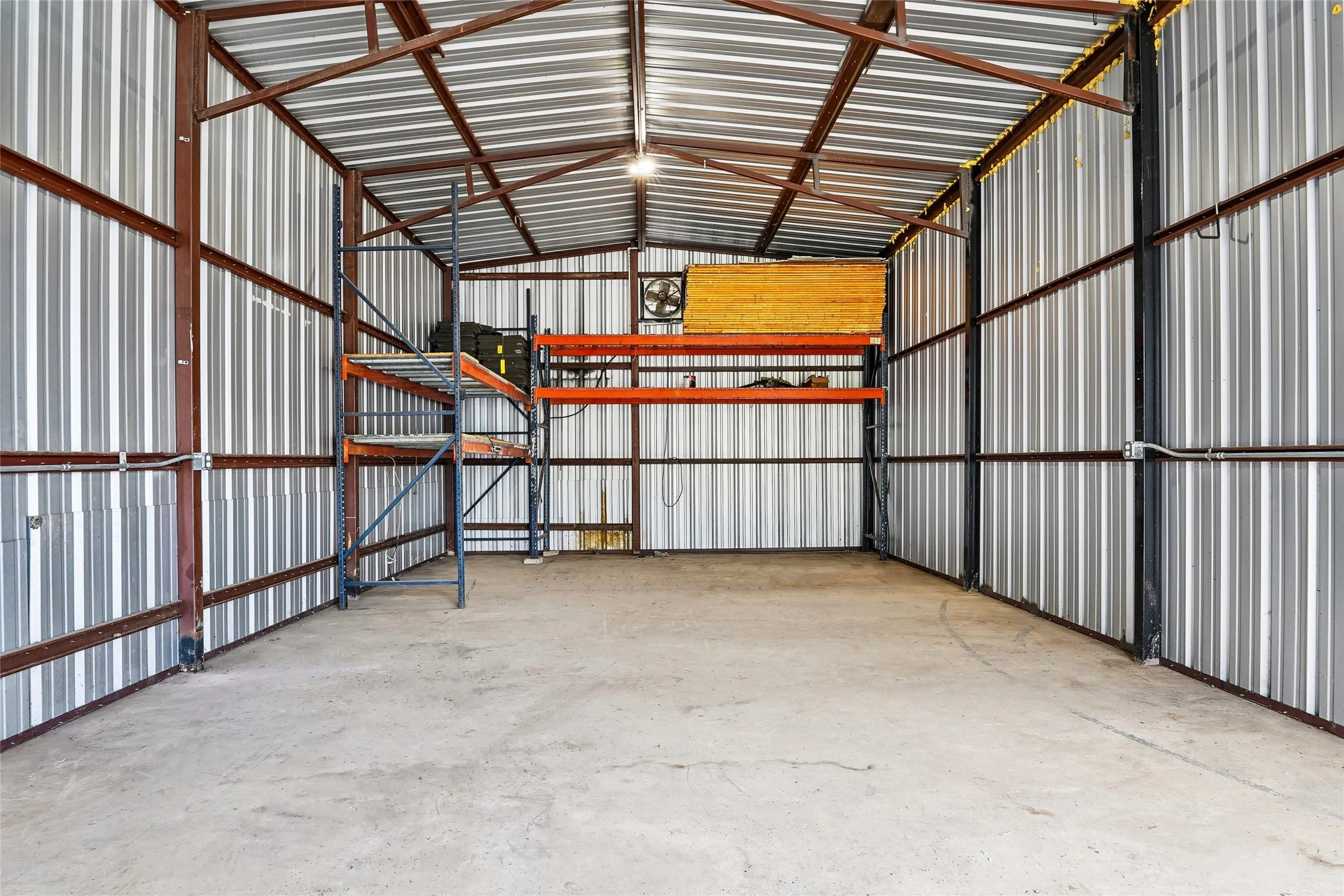 Single Family Residence For Sale in Denton County , 13384 Pruett Road, Krum, Texas 76249, 3 Bedroom, 2 Bathroom, Garage spaces, 1,546 Sqft, built in 1996, mls#21404790, Real Estate Agent in Krum, Homes For Sale in Denton county, Homes For Sale in Krum, Realtor in Krum Texas, Real Estate Brokerage Independent Realty Texas, Luminita Cordes Realtor