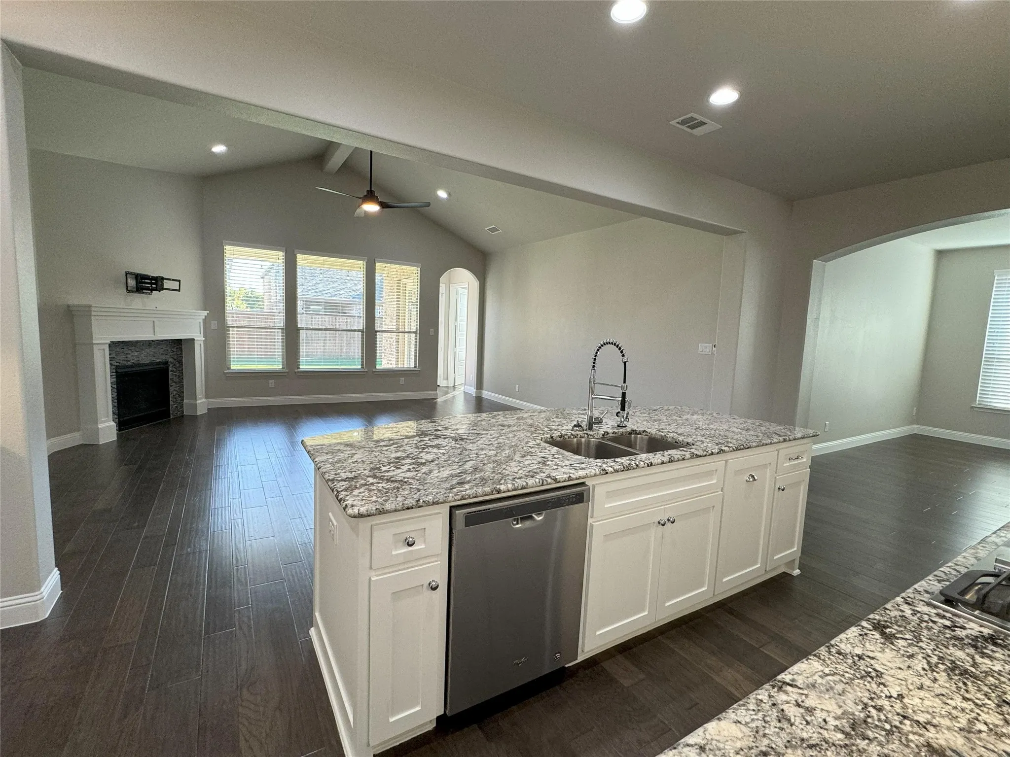 Single Family Residence For Sale in Collin County , 2923 Bold Ruler Road, Celina, Texas 75009, 3 Bedroom, 2 Bathroom, 2 Garage spaces, 2,131 Sqft, built in 2017, mls#21396229, Real Estate Agent in Celina, Homes For Sale in Collin county, Homes For Sale in Celina, Realtor in Celina Texas, Real Estate Brokerage Independent Realty Texas, Luminita Cordes Realtor