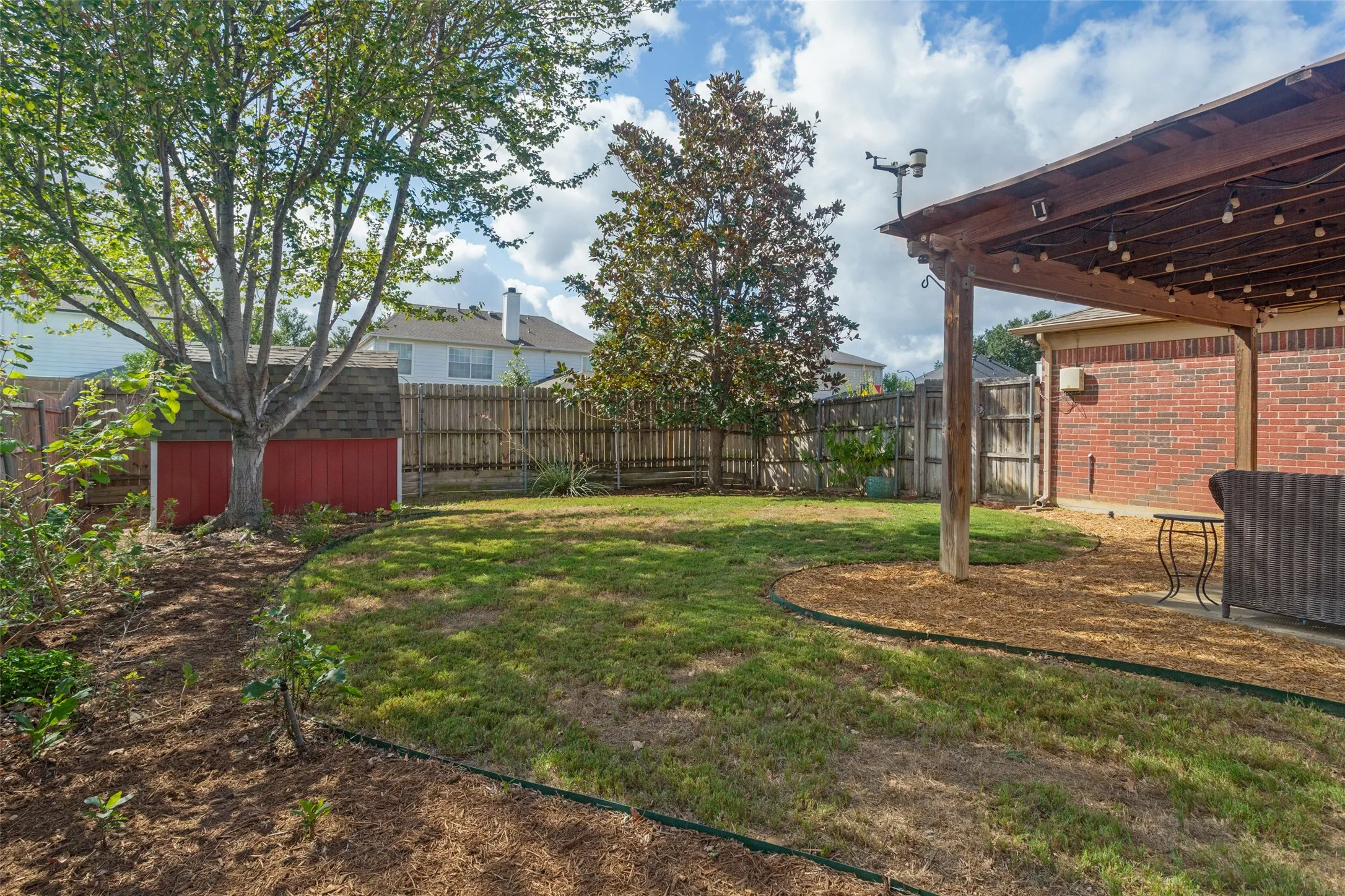 Single Family Residence For Sale in Denton County , 1332 Old Barn Lane, Lewisville, Texas 75067, 4 Bedroom, 3 Bathroom, 2 Garage spaces, 2,284 Sqft, built in 1990, mls#21412837, Real Estate Agent in Lewisville, Homes For Sale in Denton county, Homes For Sale in Lewisville, Realtor in Lewisville Texas, Real Estate Brokerage Independent Realty Texas, Luminita Cordes Realtor