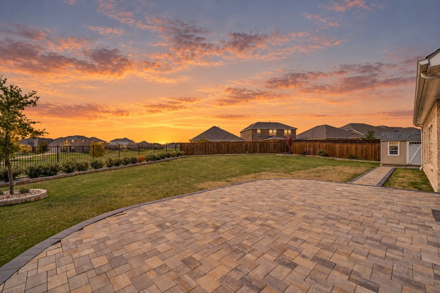 Single Family Residence For Sale in Kaufman County , 722 Lauren Grove Lane, Forney, Texas 75126, 4 Bedroom, 4 Bathroom, 2 Garage spaces, 3,181 Sqft, built in 2023, mls#21412876, Real Estate Agent in Forney, Homes For Sale in Kaufman county, Homes For Sale in Forney, Realtor in Forney Texas, Real Estate Brokerage Independent Realty Texas, Luminita Cordes Realtor