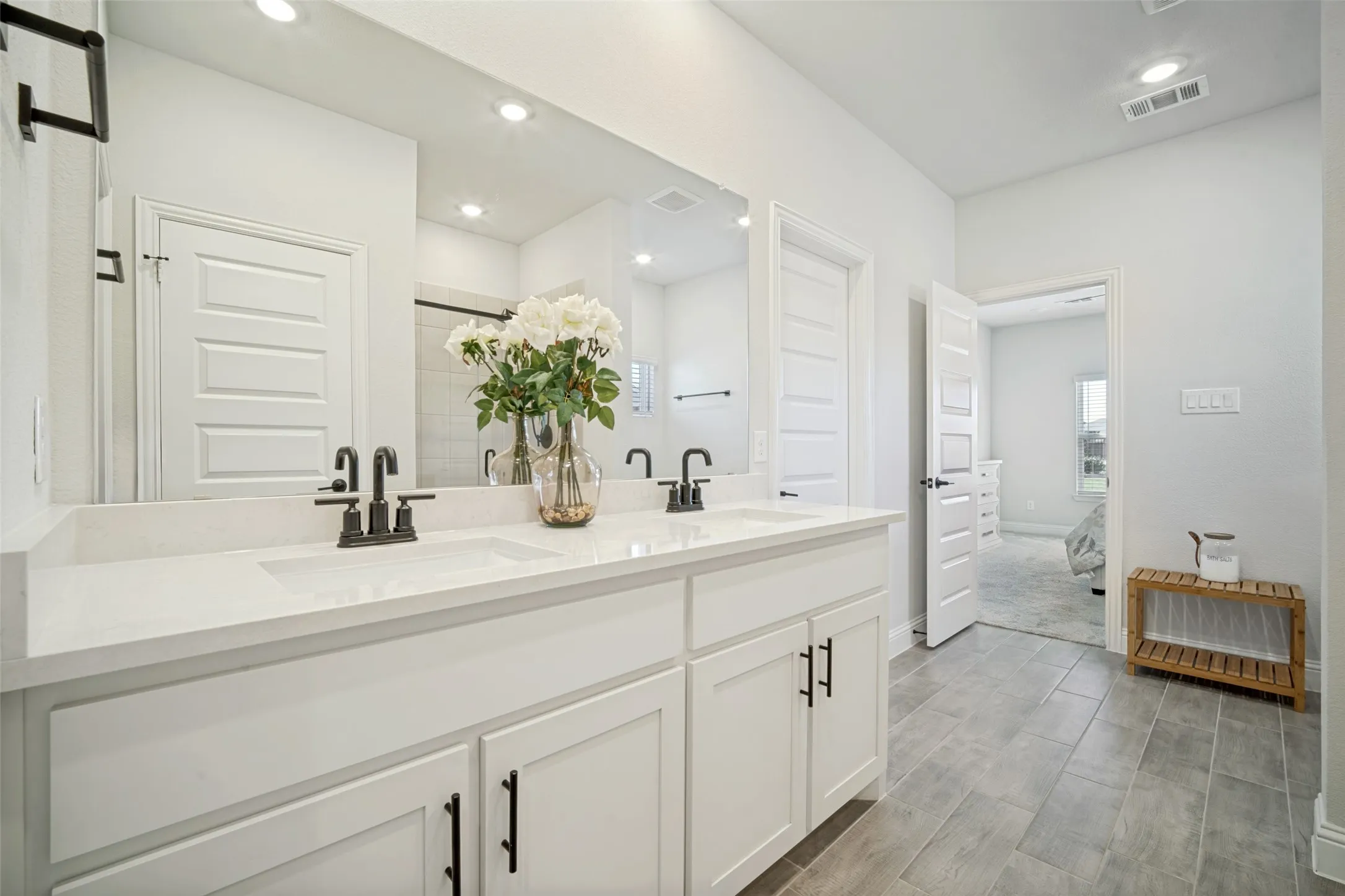 Single Family Residence For Sale in Kaufman County , 722 Lauren Grove Lane, Forney, Texas 75126, 4 Bedroom, 4 Bathroom, 2 Garage spaces, 3,181 Sqft, built in 2023, mls#21412876, Real Estate Agent in Forney, Homes For Sale in Kaufman county, Homes For Sale in Forney, Realtor in Forney Texas, Real Estate Brokerage Independent Realty Texas, Luminita Cordes Realtor