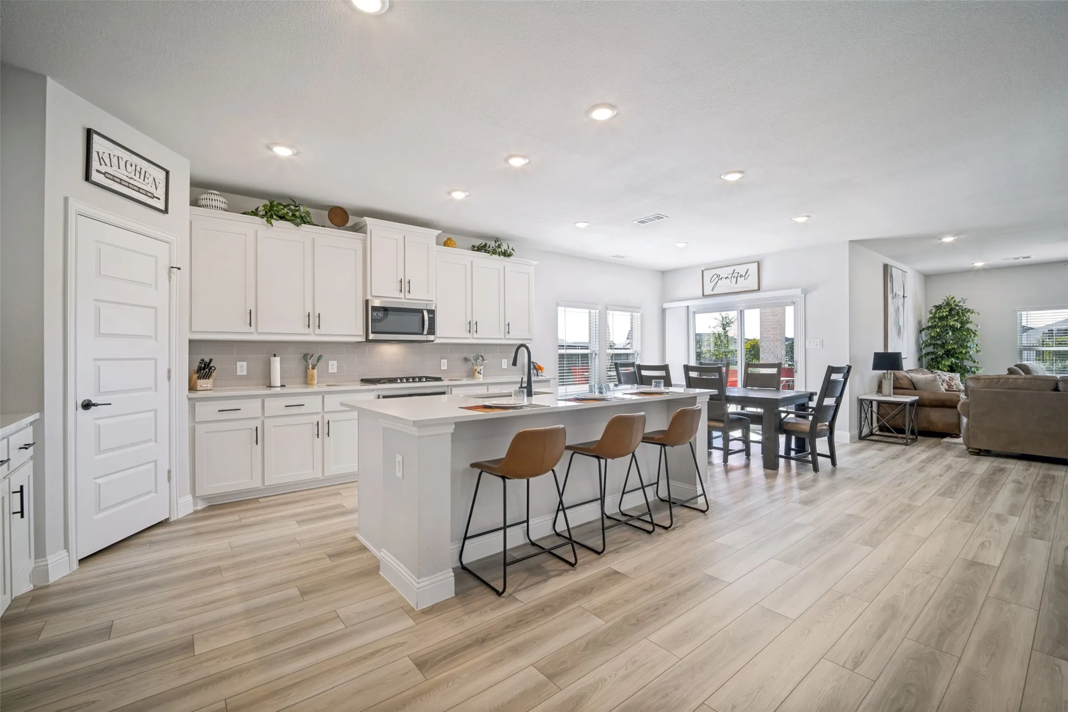 Single Family Residence For Sale in Kaufman County , 722 Lauren Grove Lane, Forney, Texas 75126, 4 Bedroom, 4 Bathroom, 2 Garage spaces, 3,181 Sqft, built in 2023, mls#21412876, Real Estate Agent in Forney, Homes For Sale in Kaufman county, Homes For Sale in Forney, Realtor in Forney Texas, Real Estate Brokerage Independent Realty Texas, Luminita Cordes Realtor